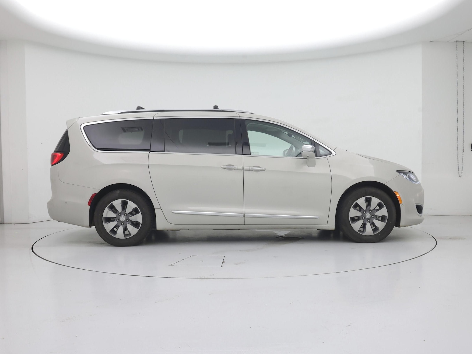 2017 Chrysler Pacifica Hybrid Platinum - Photo 8