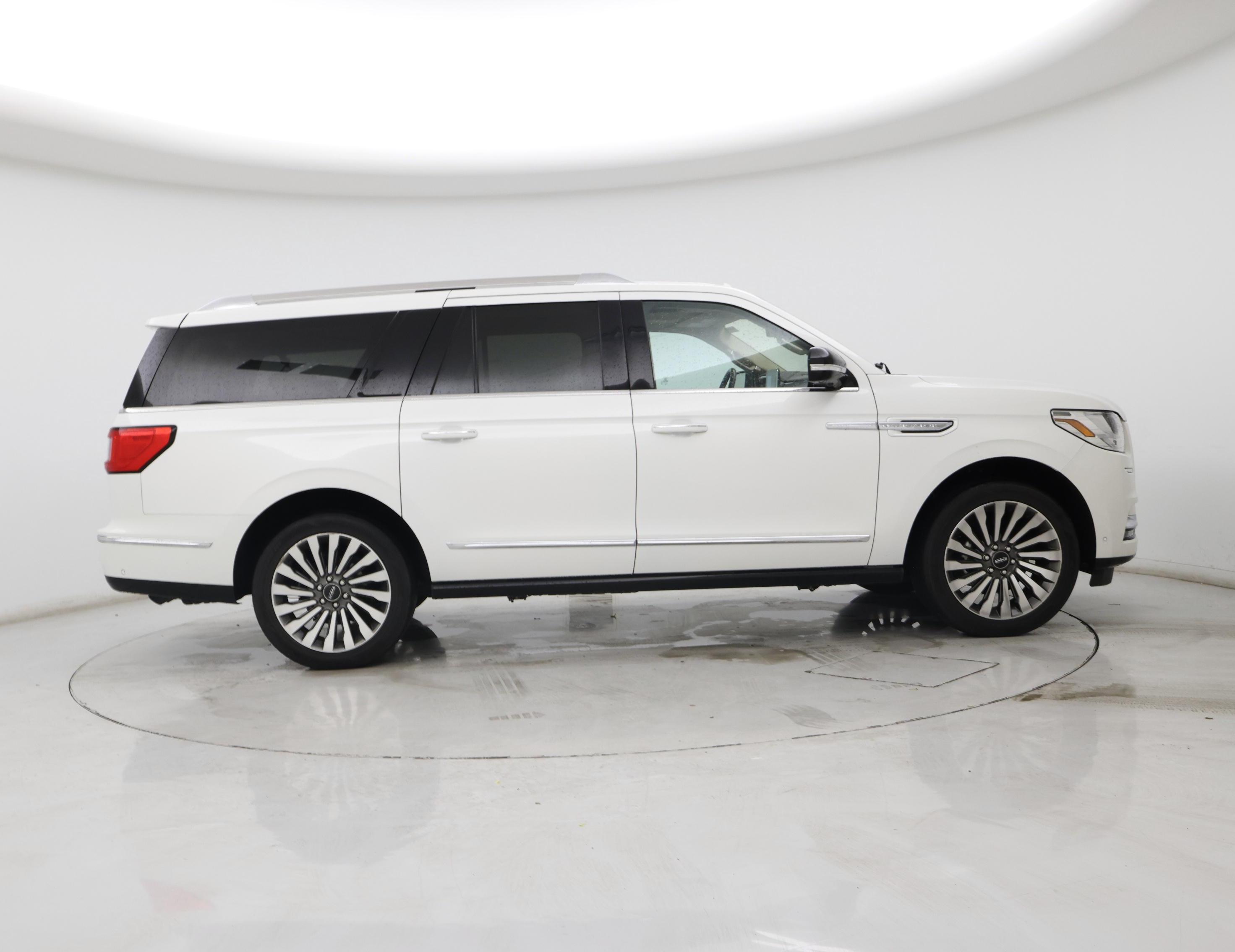 Thumbnail: 2020 Lincoln Navigator L - 7