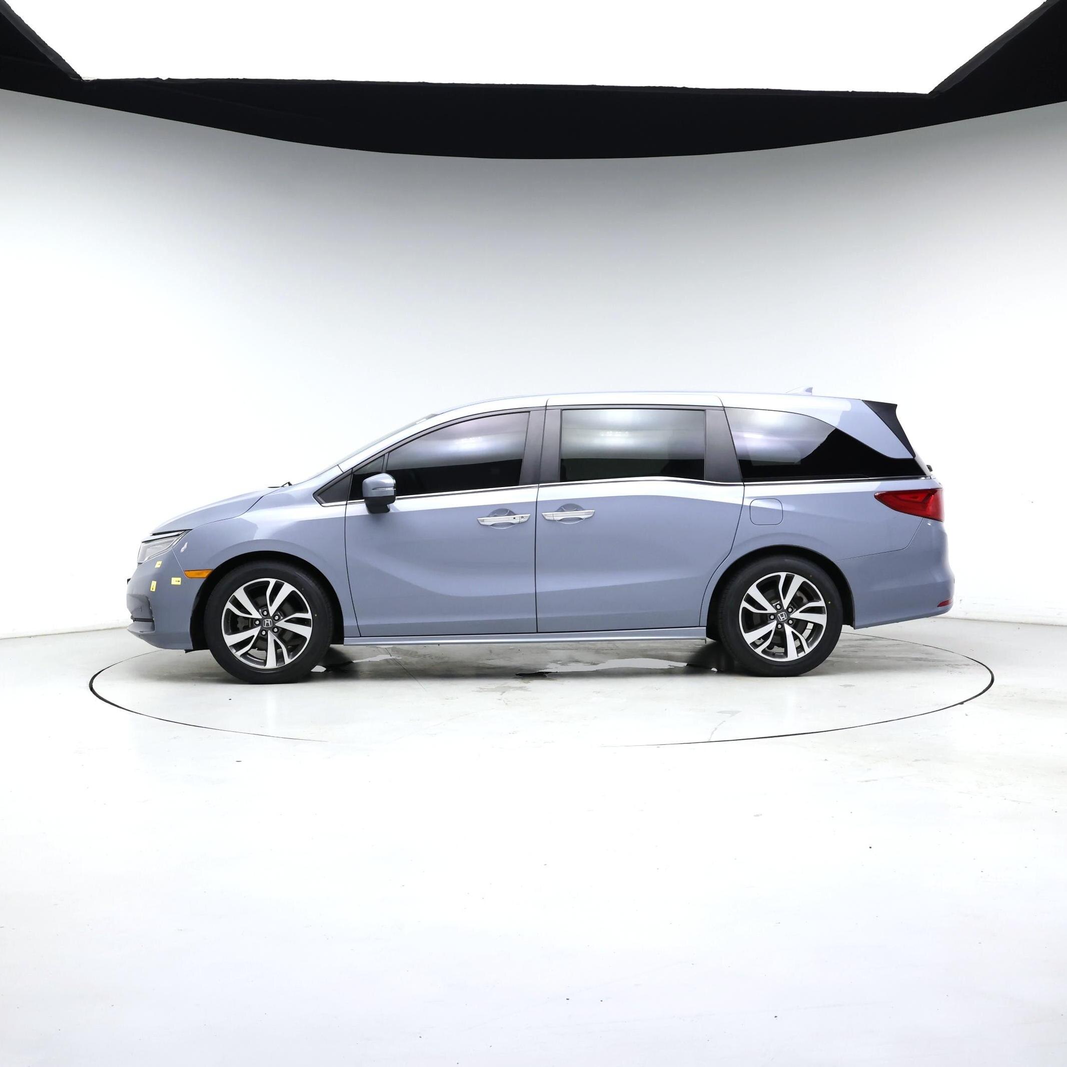 Thumbnail: 2023 Honda Odyssey - 3