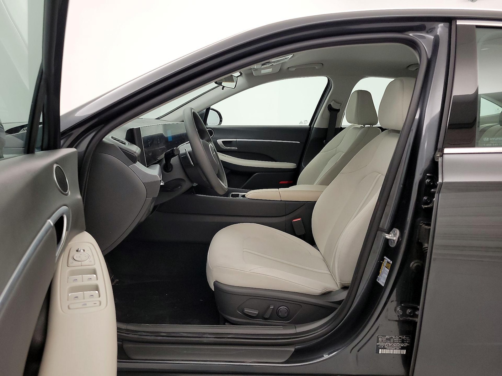 2025 Hyundai Sonata SEL - Photo 12