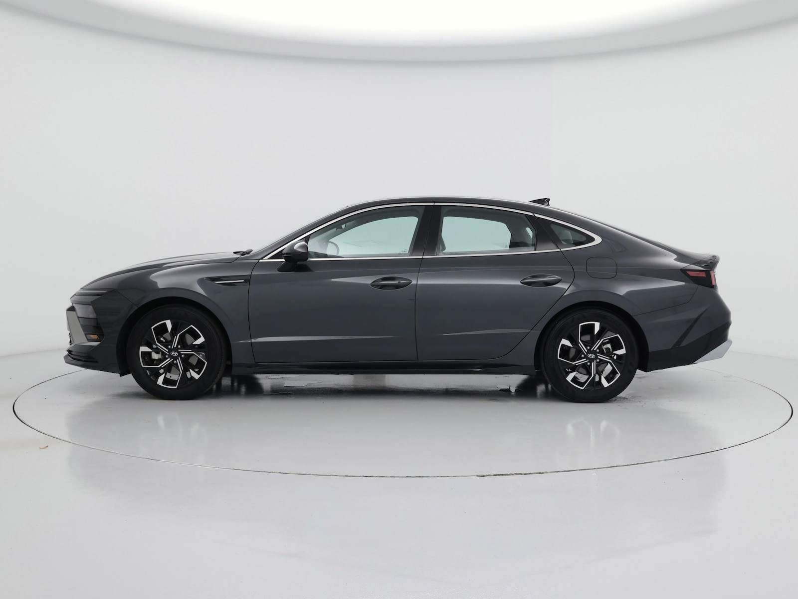 2025 Hyundai Sonata SEL - Photo 4