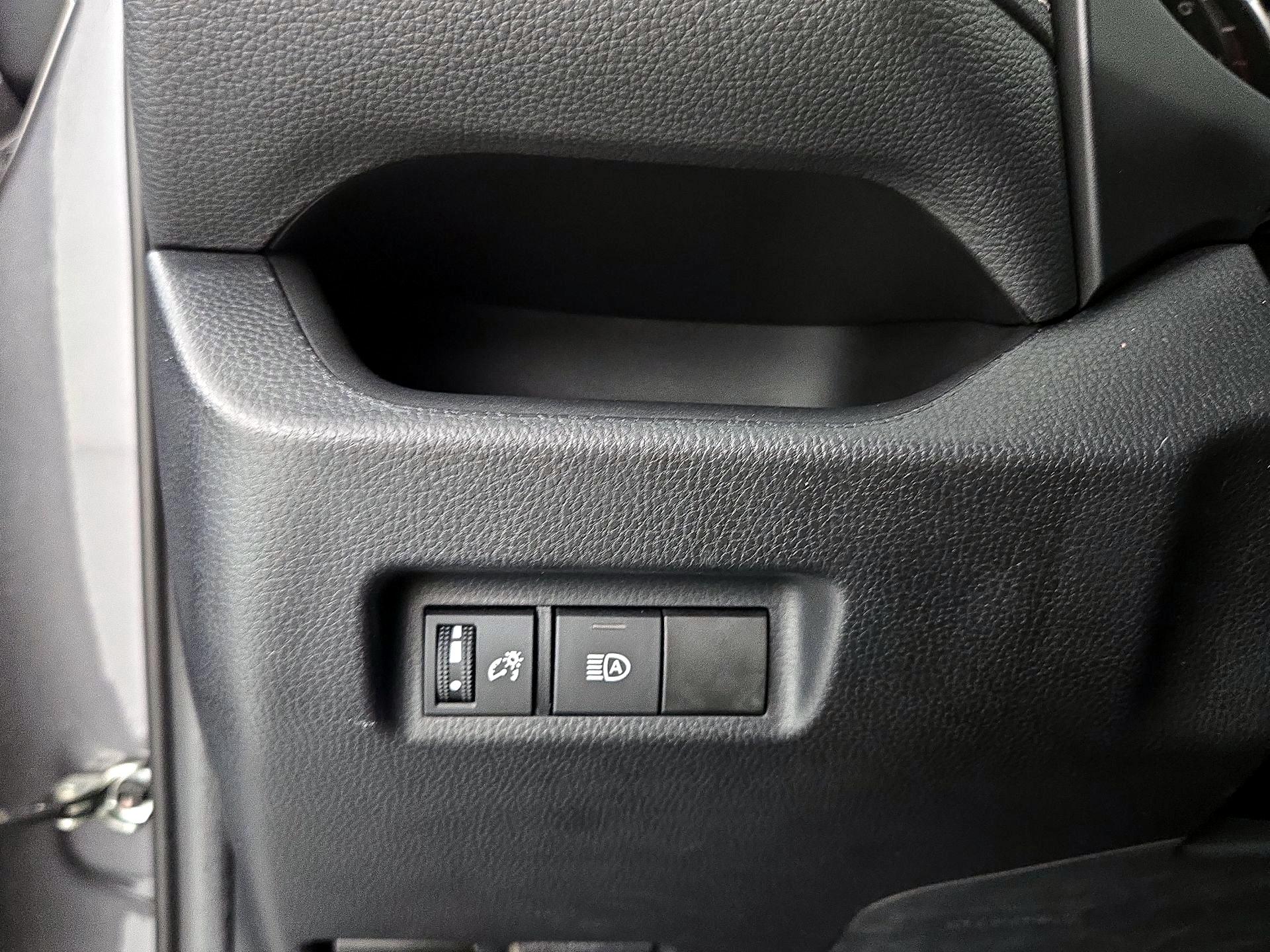 Thumbnail: 2021 Toyota RAV4 - 13