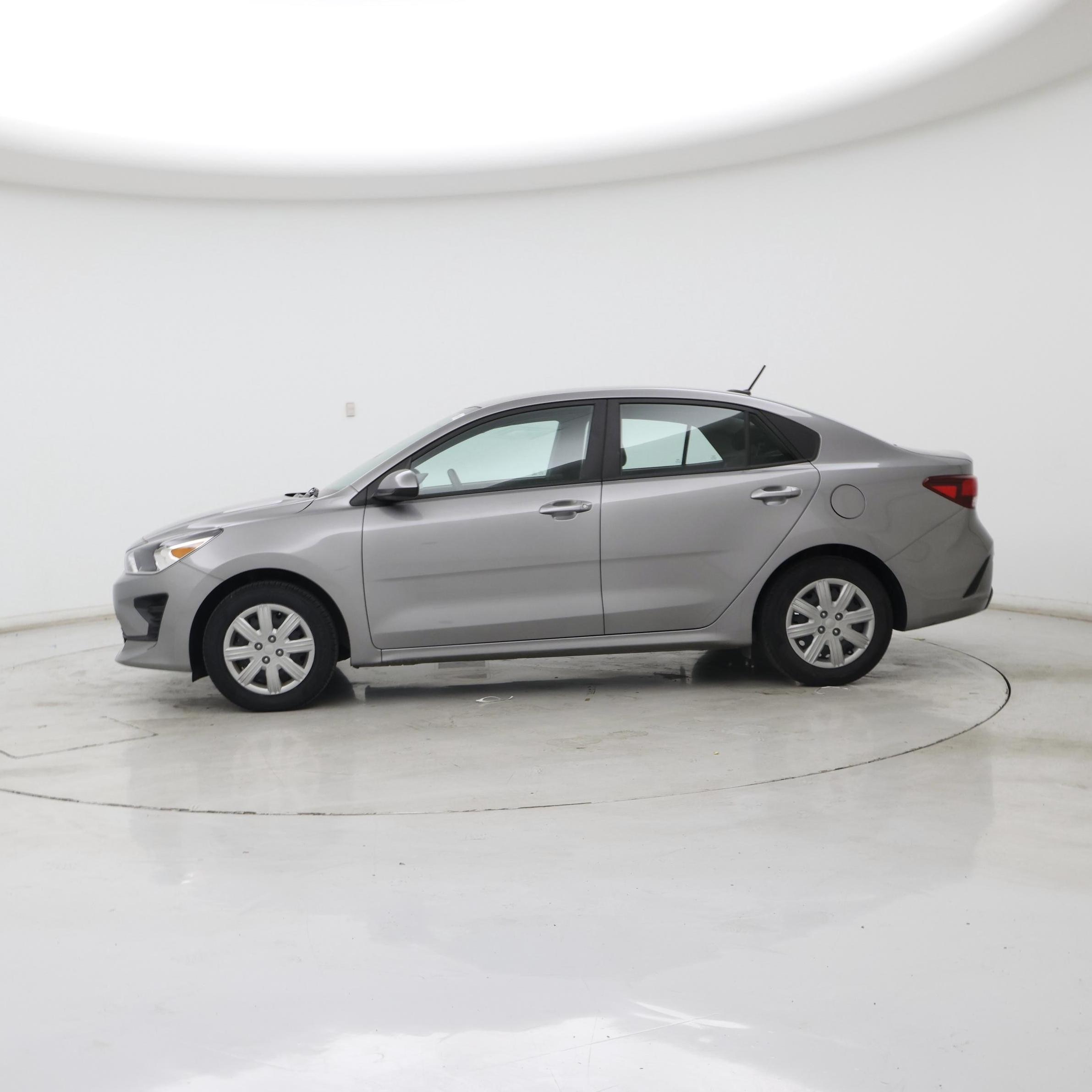 Thumbnail: 2023 Kia Rio - 3