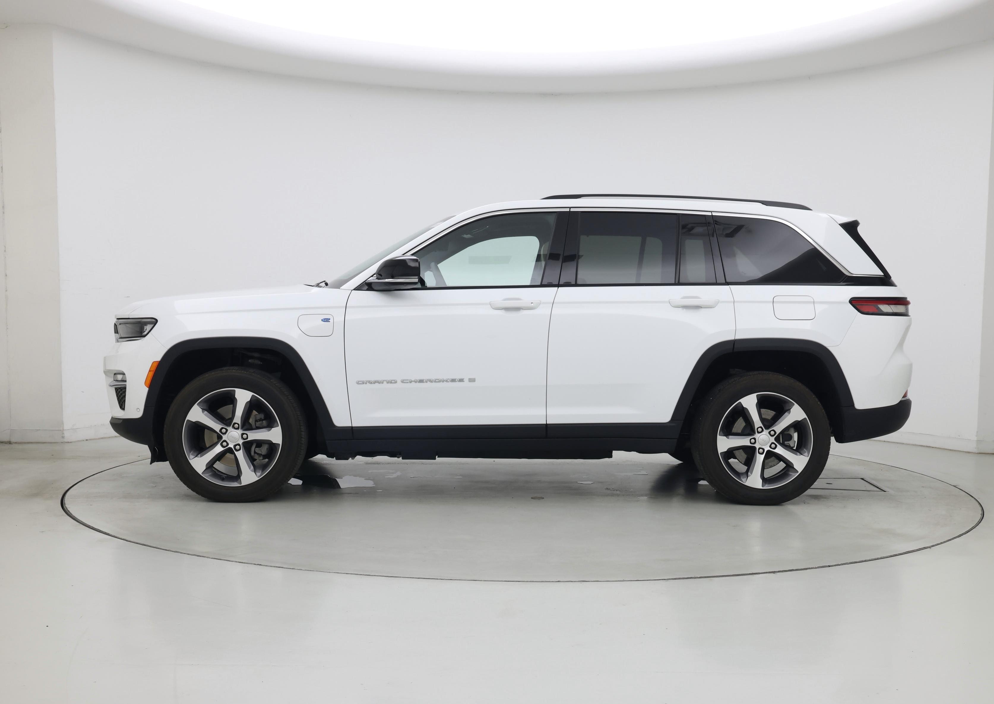 Thumbnail: 2023 Jeep Grand Cherokee - 3