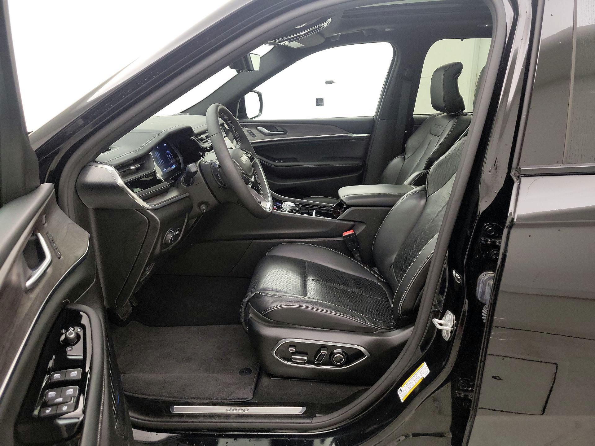 Thumbnail: 2023 Jeep Grand Cherokee - 11