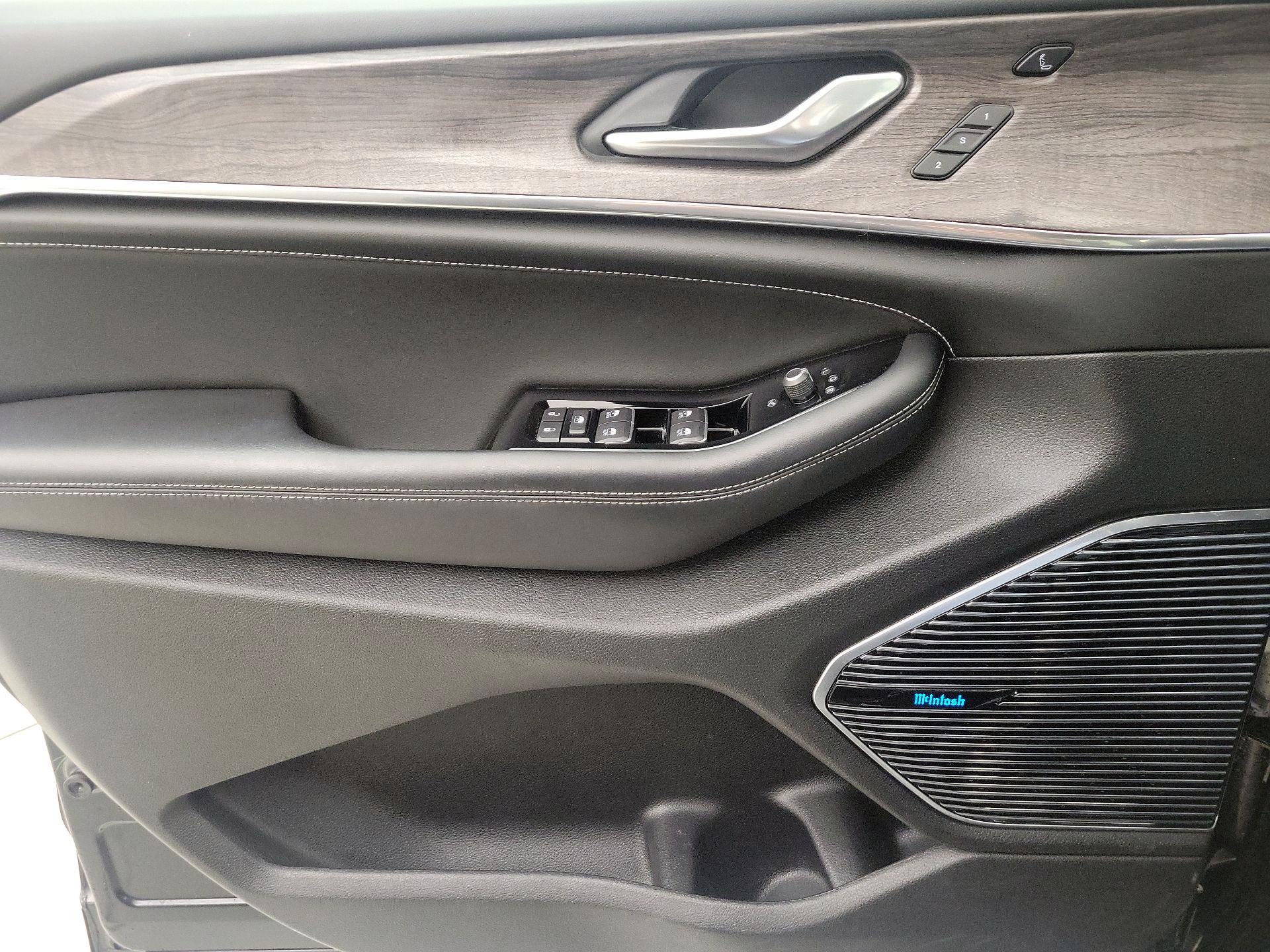 Thumbnail: 2023 Jeep Grand Cherokee - 12