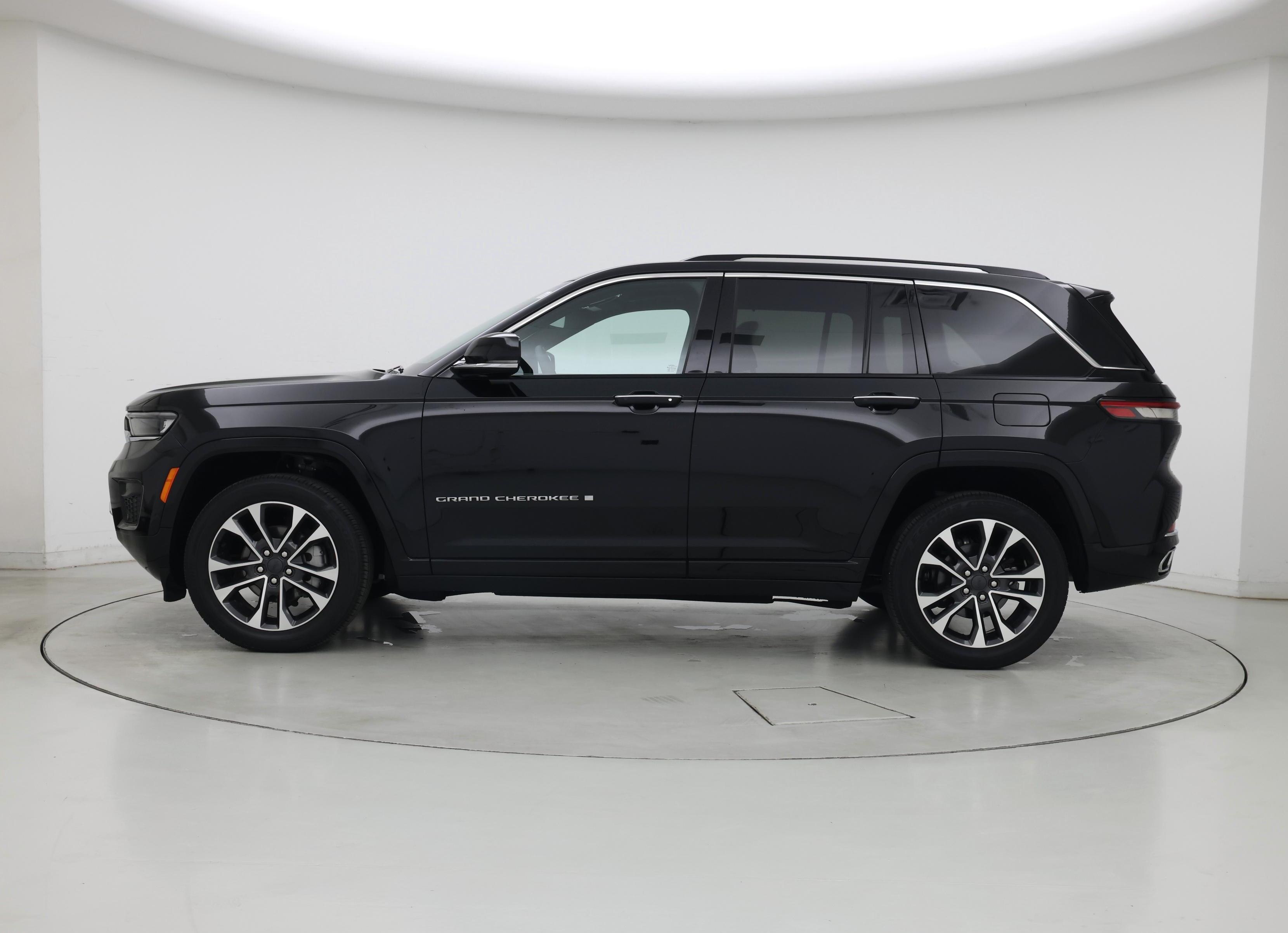 Thumbnail: 2023 Jeep Grand Cherokee - 3