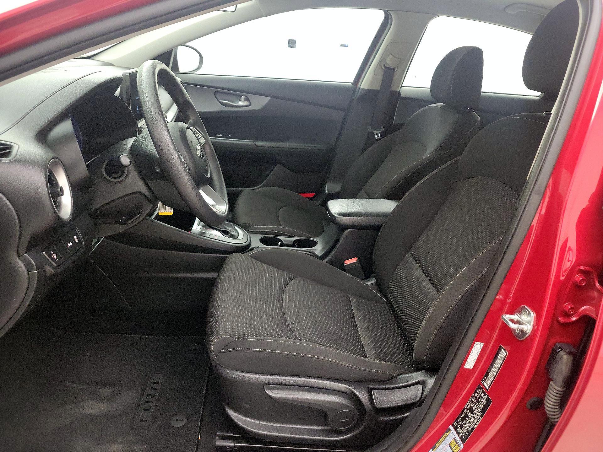 Thumbnail: 2021 Kia Forte - 11