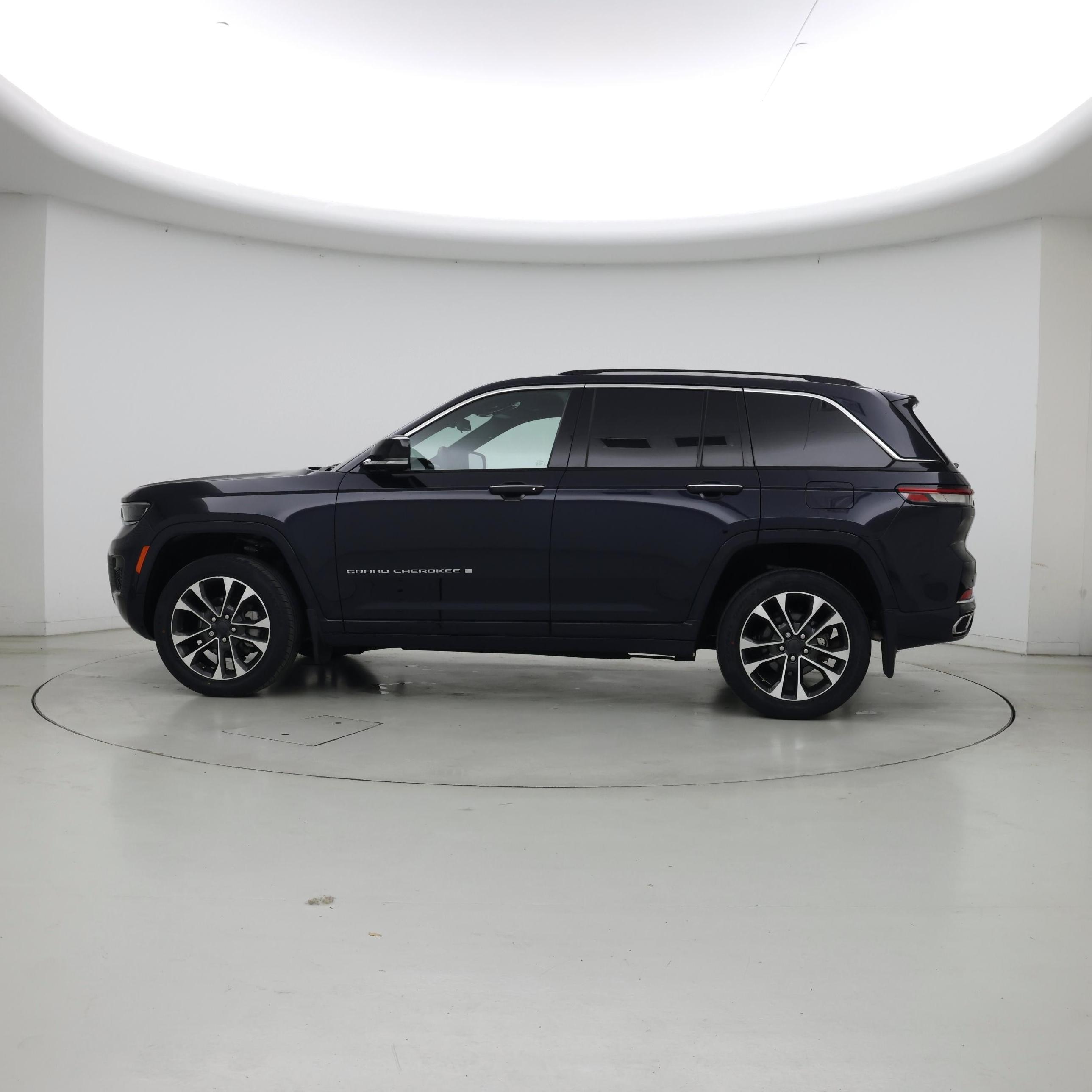 Thumbnail: 2023 Jeep Grand Cherokee - 3