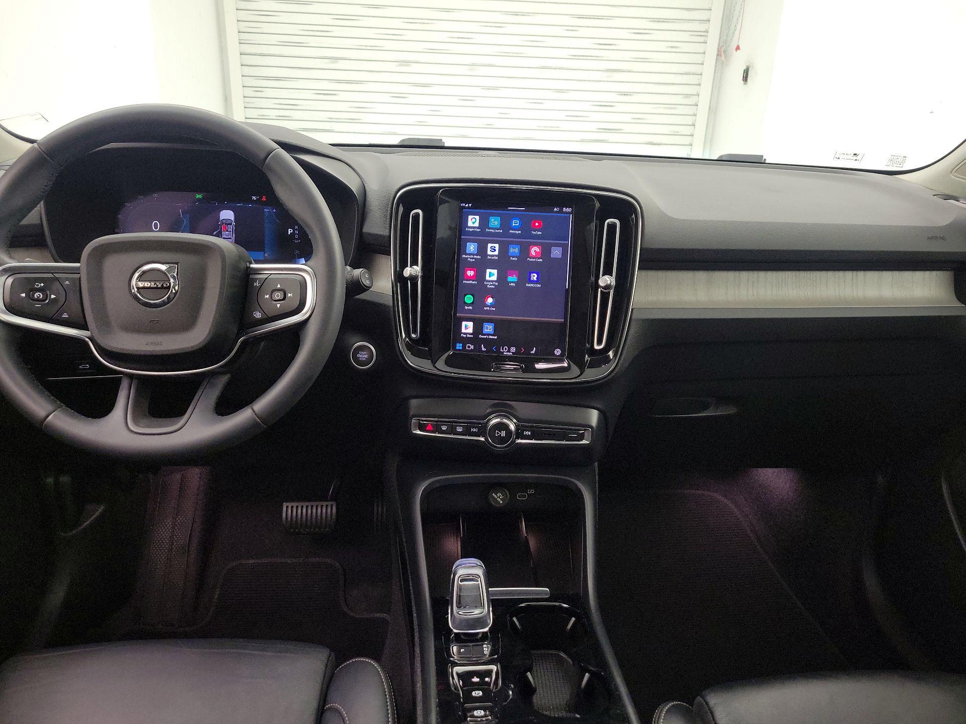 Thumbnail: 2023 Volvo XC40 - 9