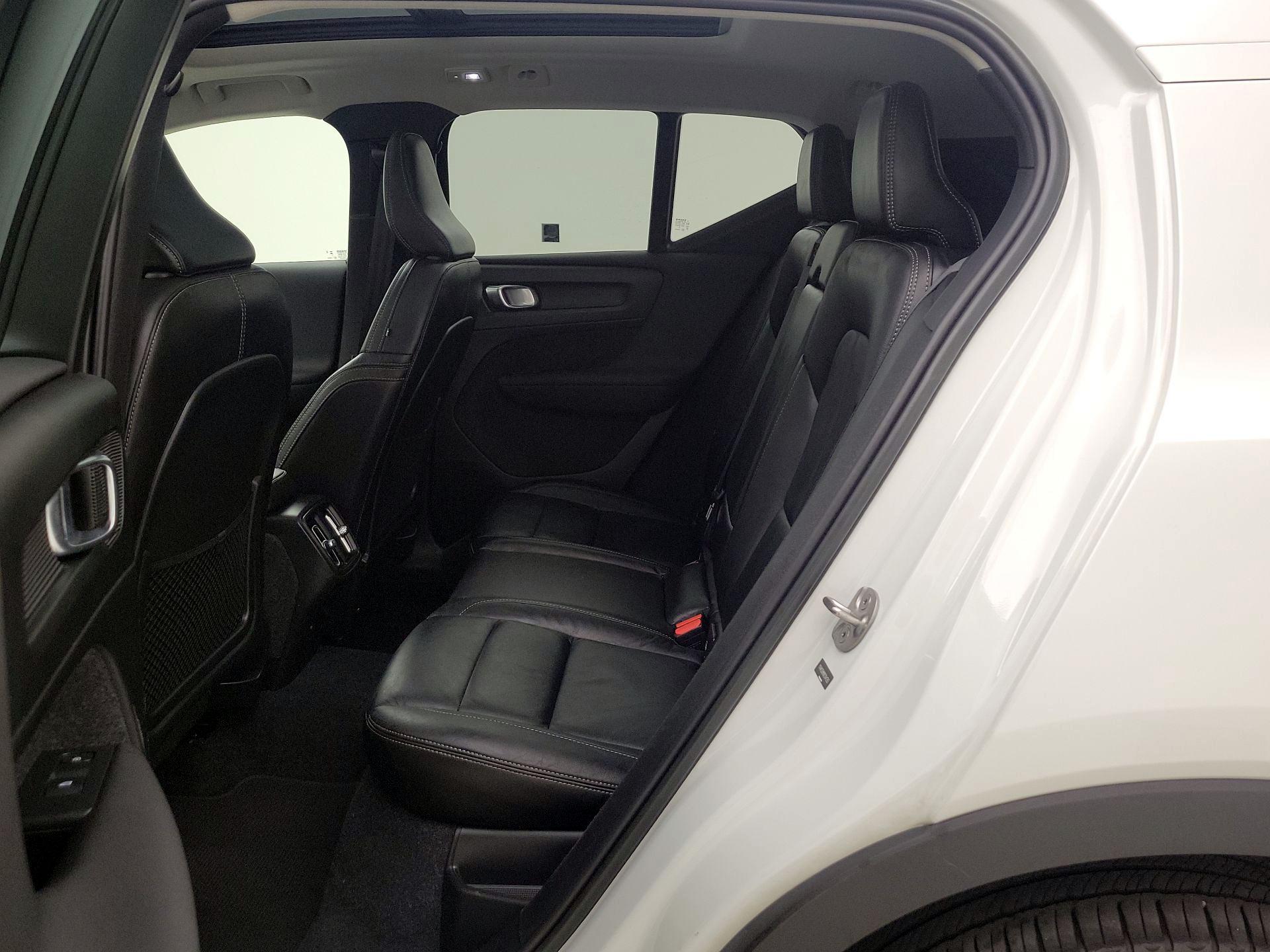 Thumbnail: 2023 Volvo XC40 - 20