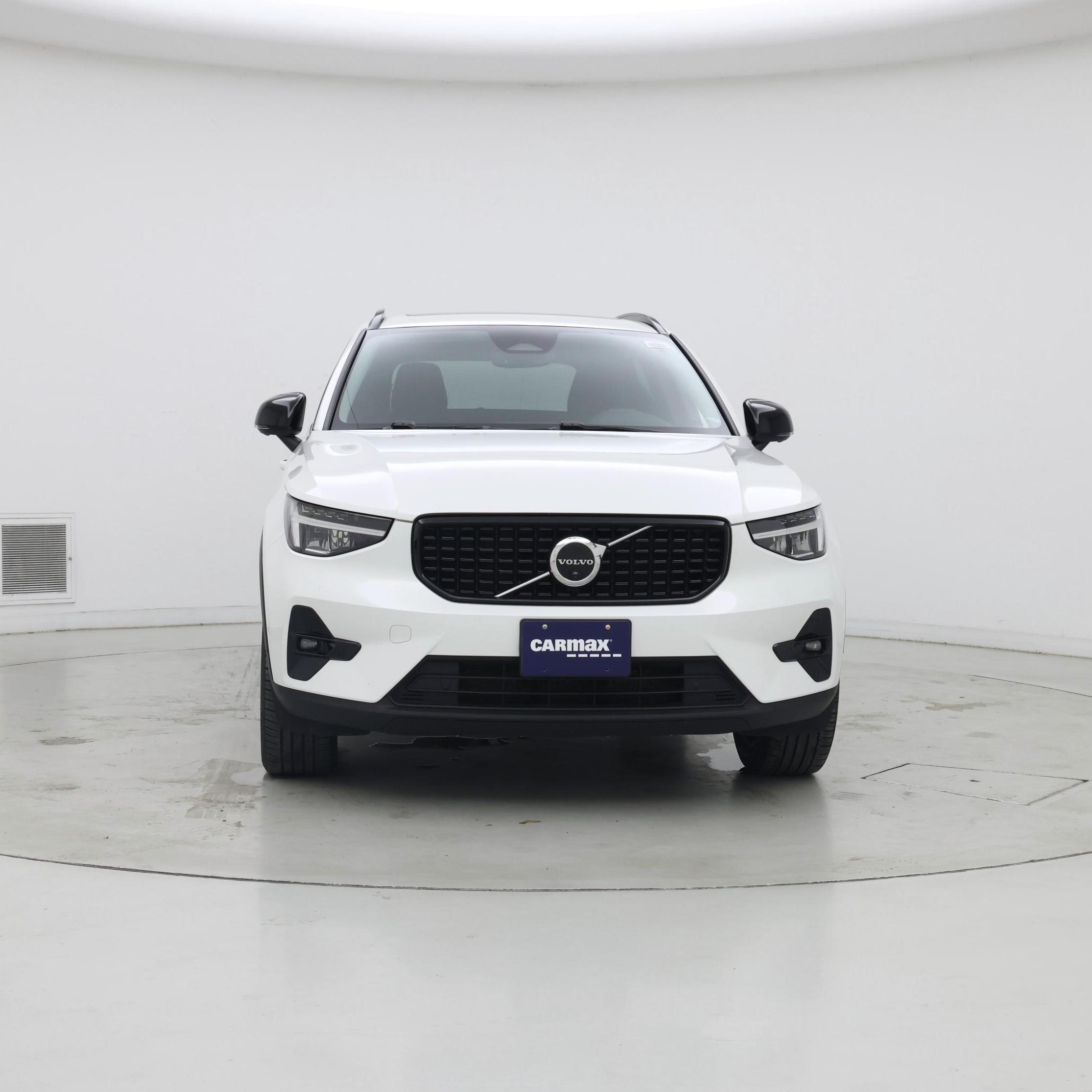 Thumbnail: 2023 Volvo XC40 - 5
