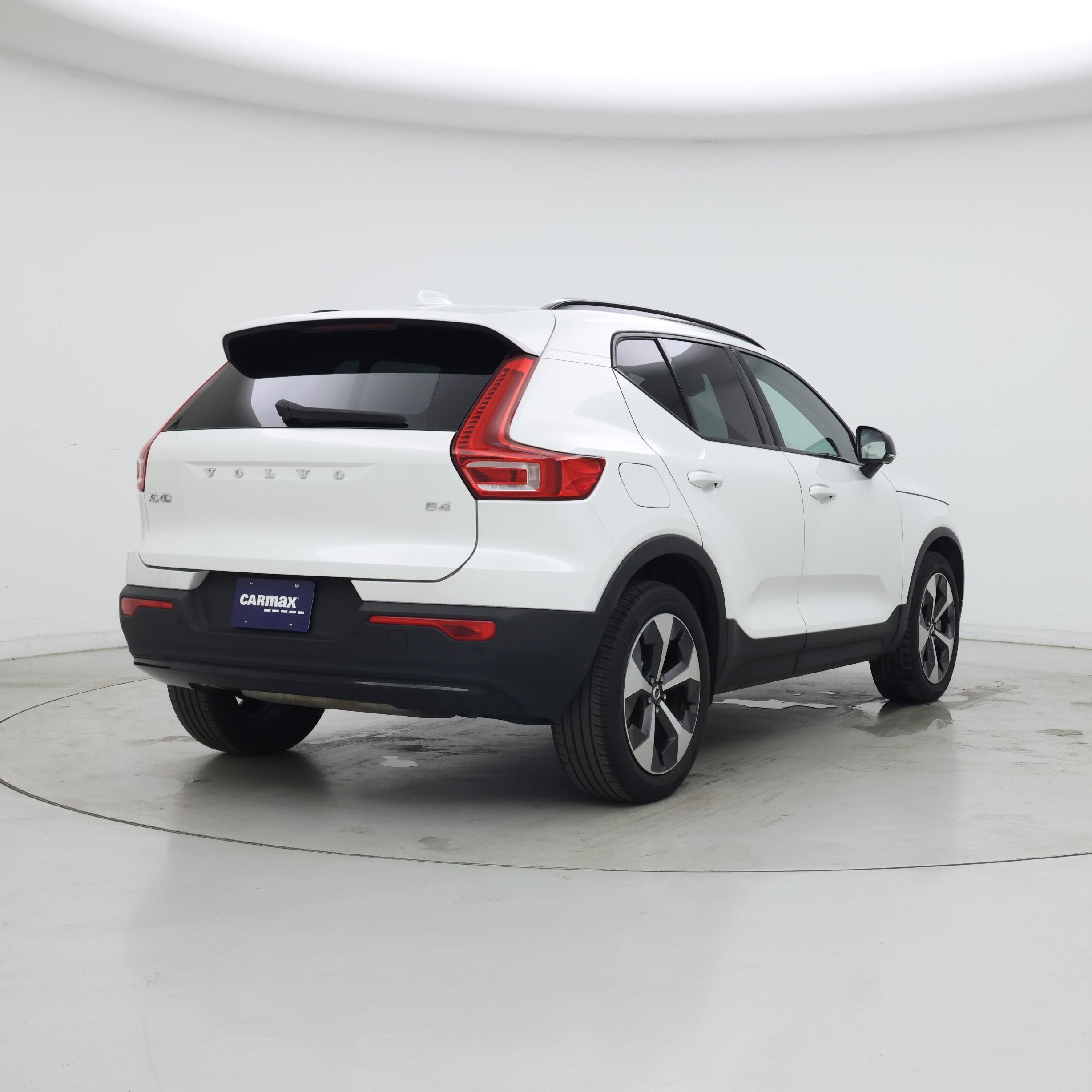 Thumbnail: 2023 Volvo XC40 - 8