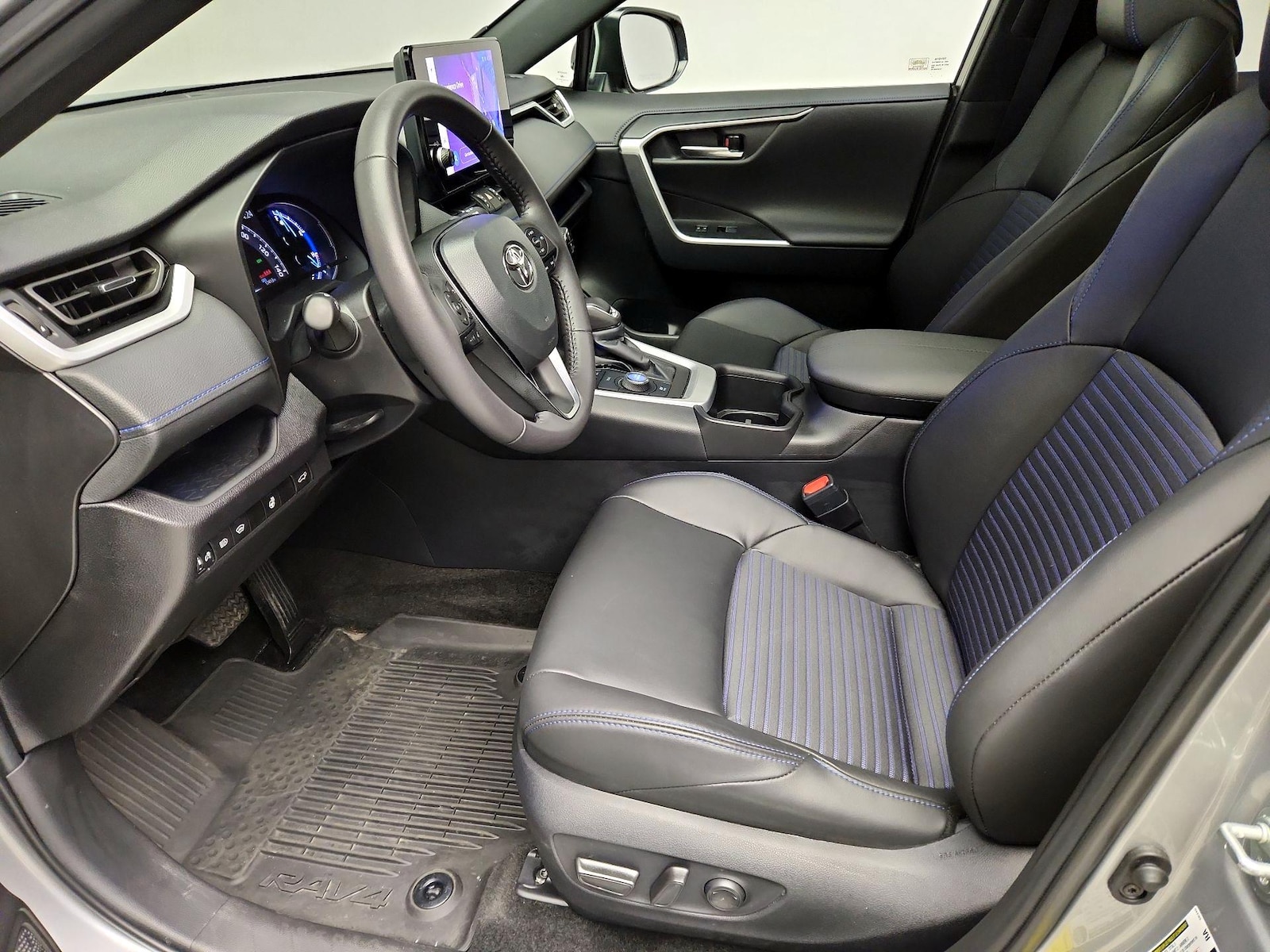 2024 Toyota RAV4 XSE - Photo 10