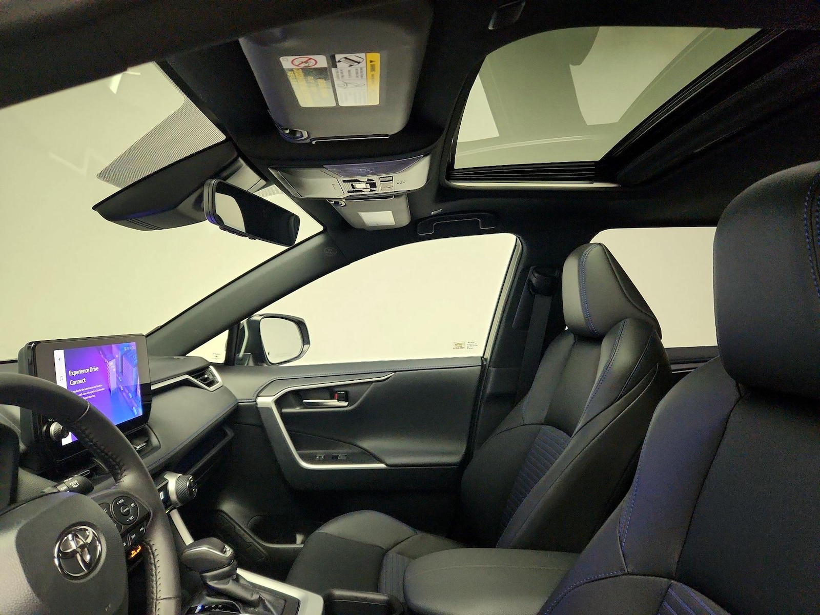 2024 Toyota RAV4 XSE - Photo 18