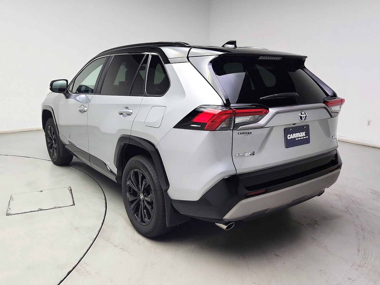 2024 Toyota RAV4 XSE - Photo 7