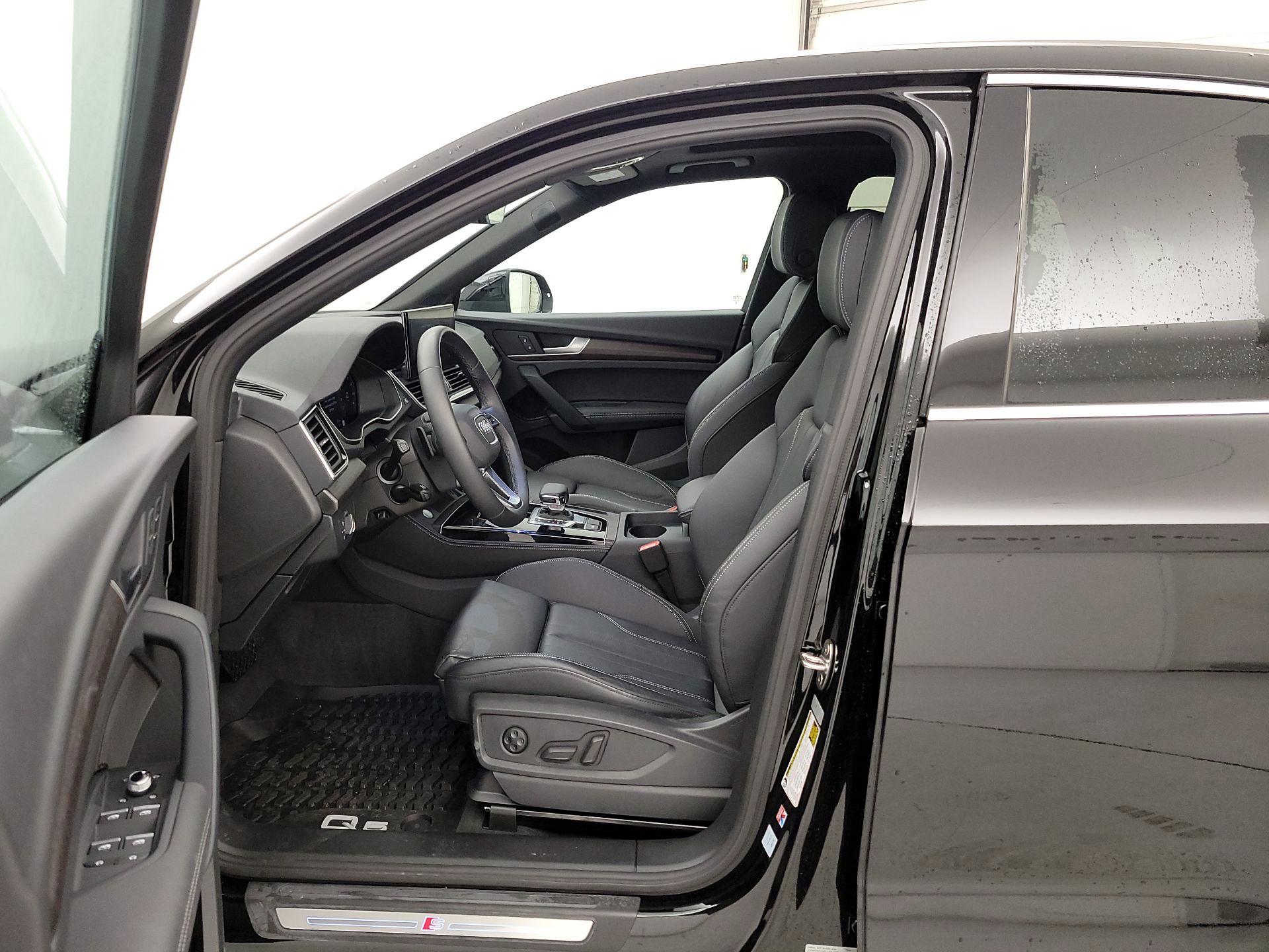 Thumbnail: 2025 Audi Q5 - 11