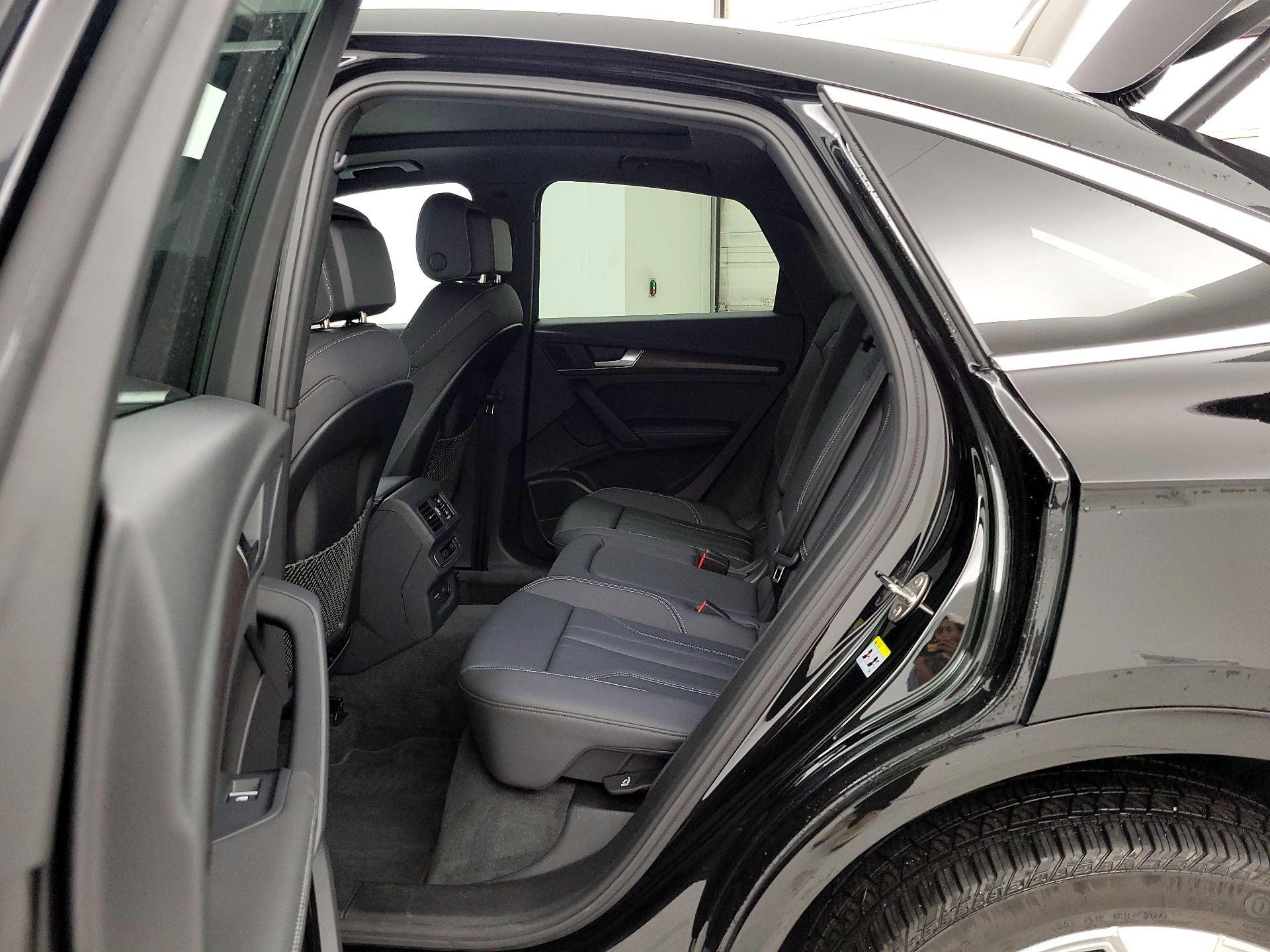 Thumbnail: 2025 Audi Q5 - 19