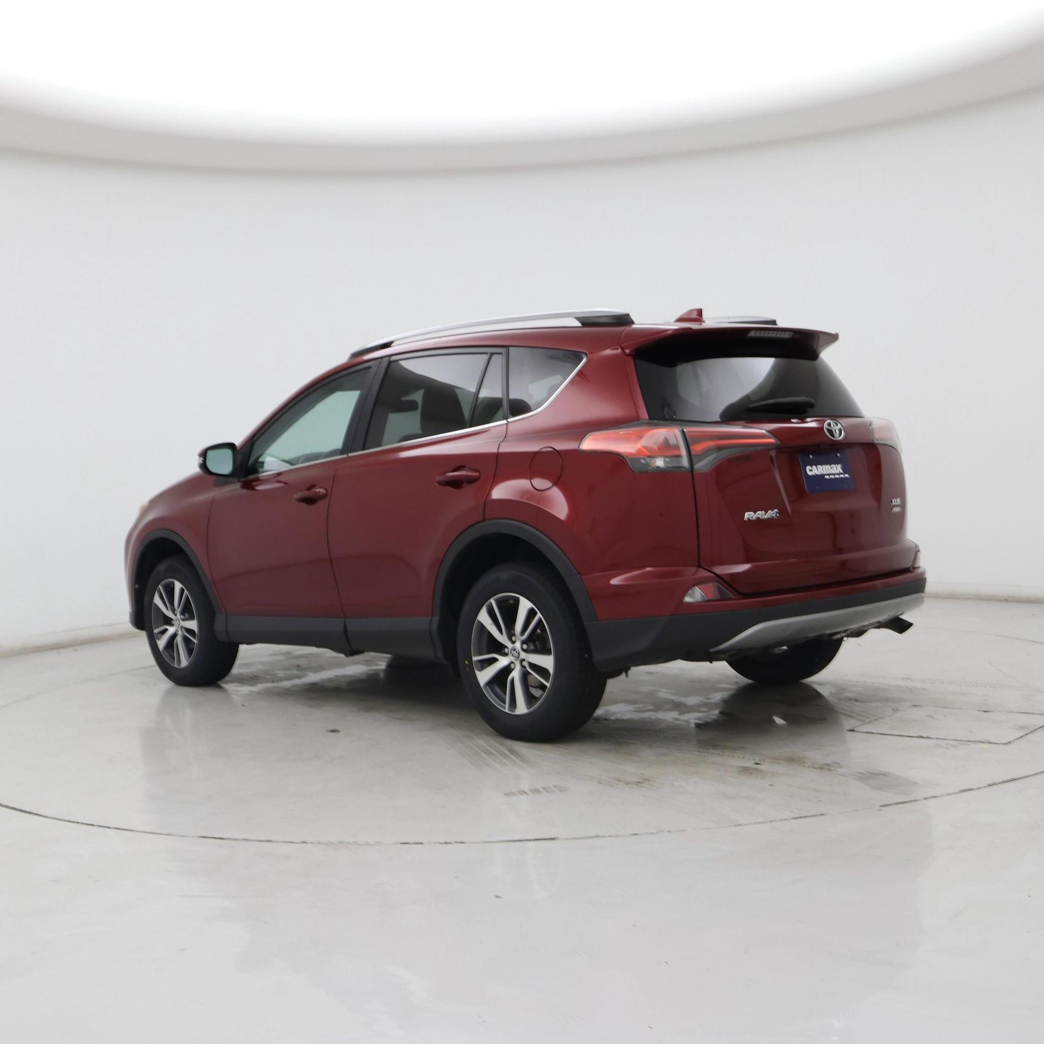 Thumbnail: 2018 Toyota RAV4 - 2