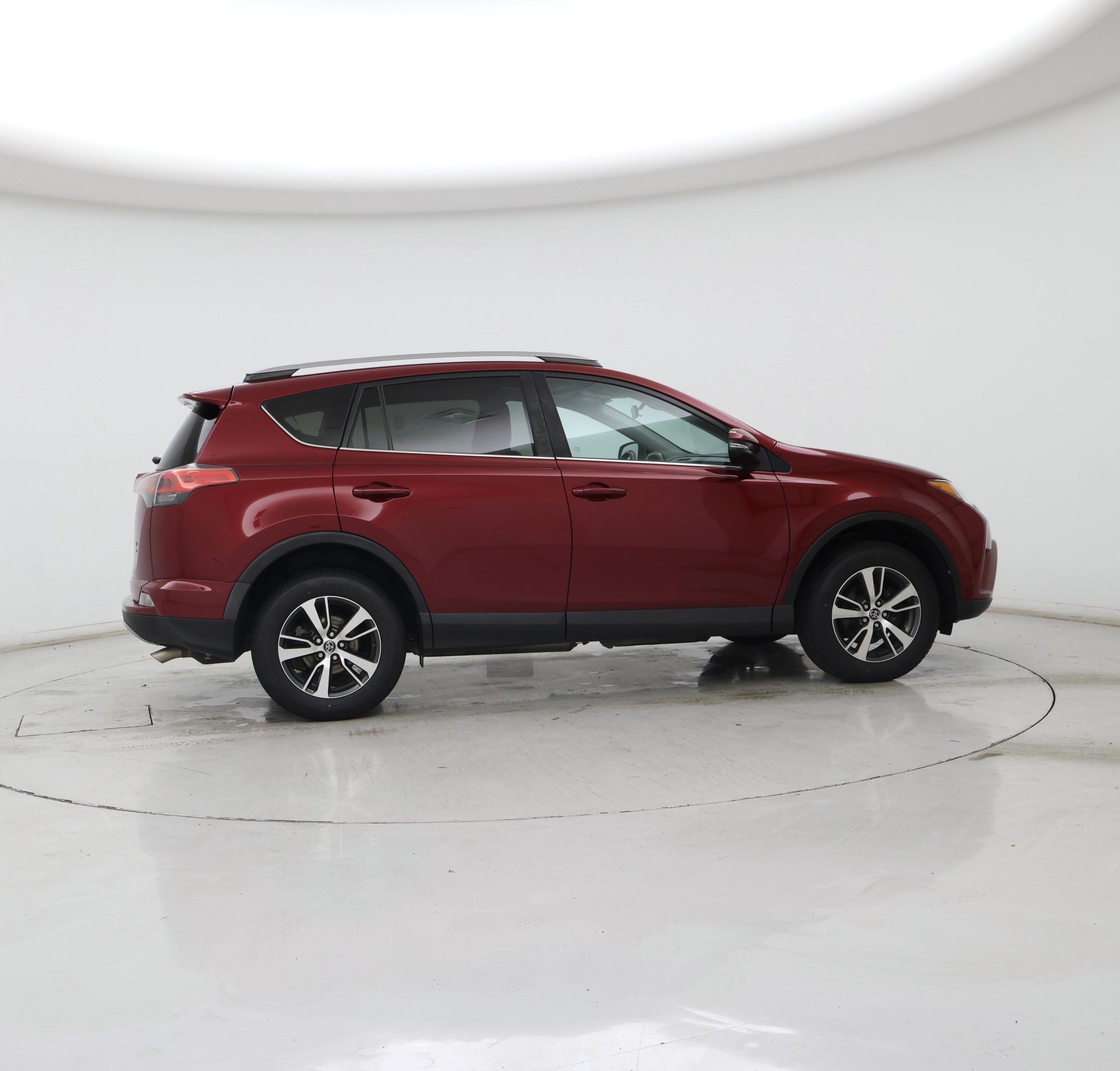 Thumbnail: 2018 Toyota RAV4 - 7