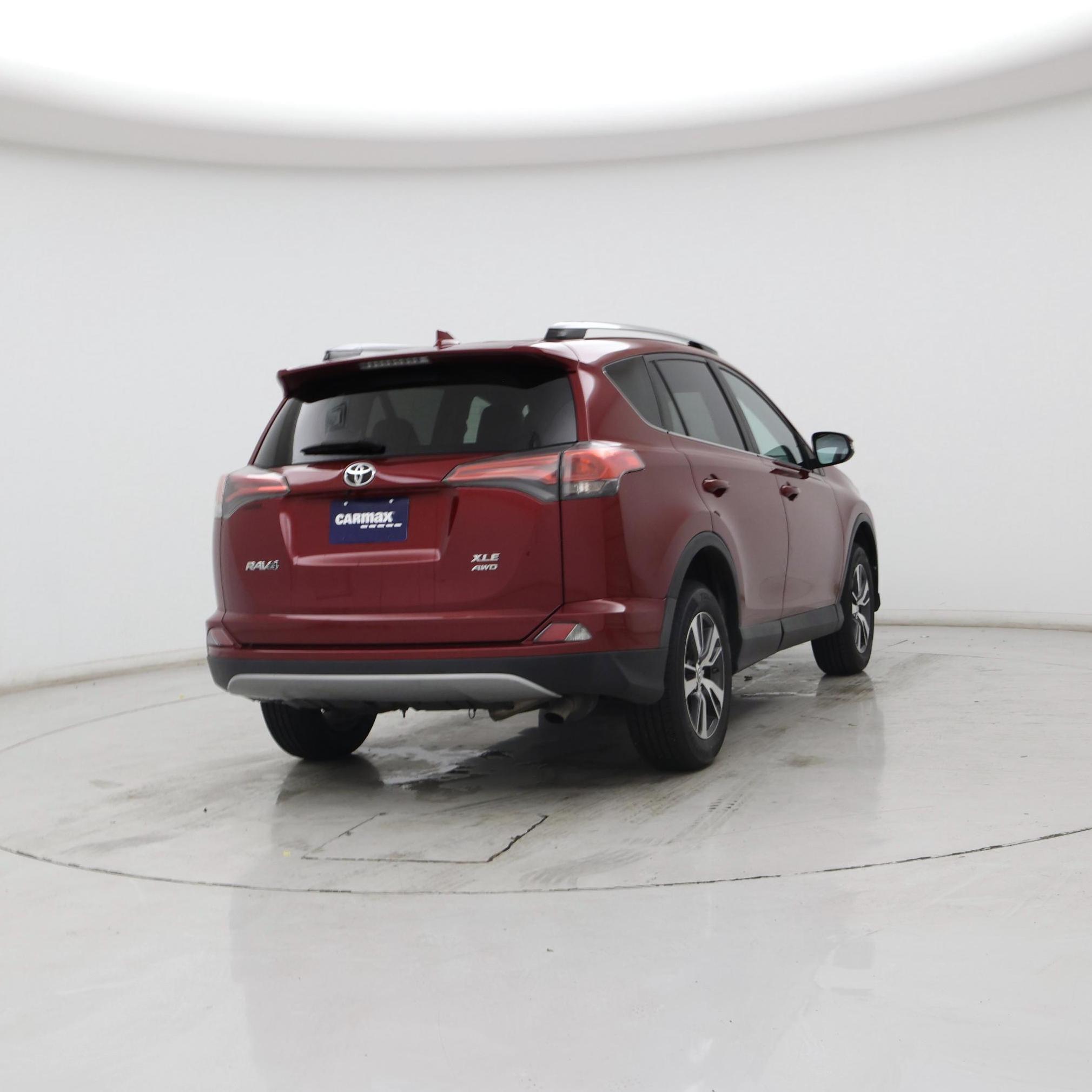 Thumbnail: 2018 Toyota RAV4 - 8