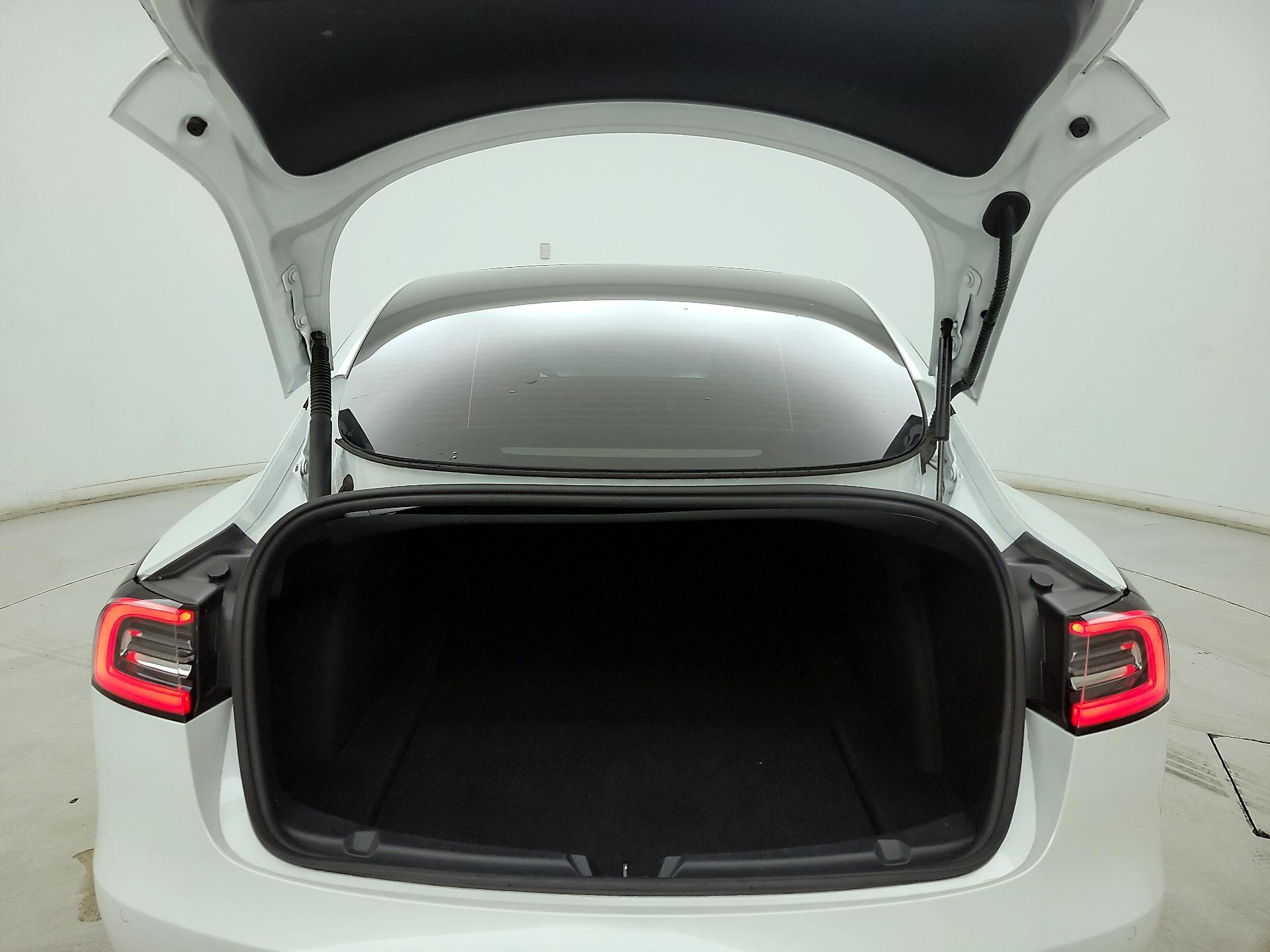 Thumbnail: 2021 Tesla Model 3 - 19