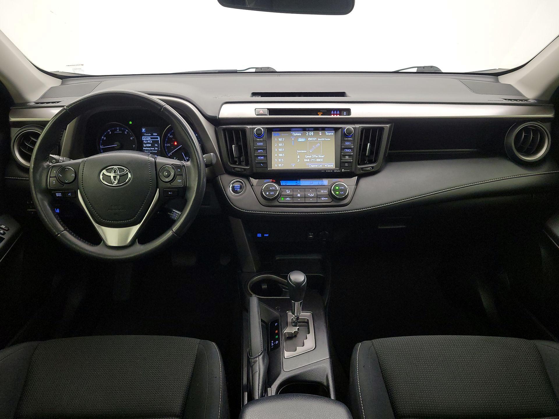 Thumbnail: 2018 Toyota RAV4 - 9