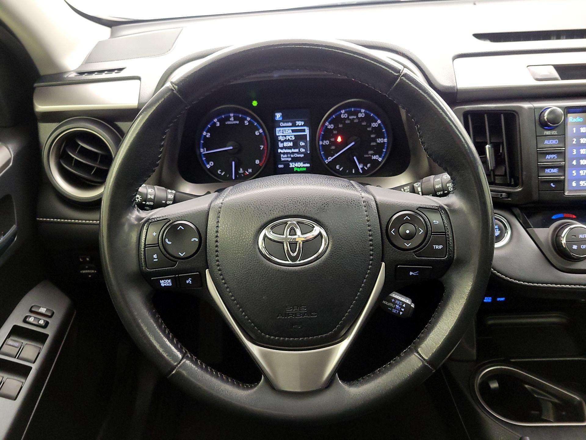 Thumbnail: 2018 Toyota RAV4 - 10
