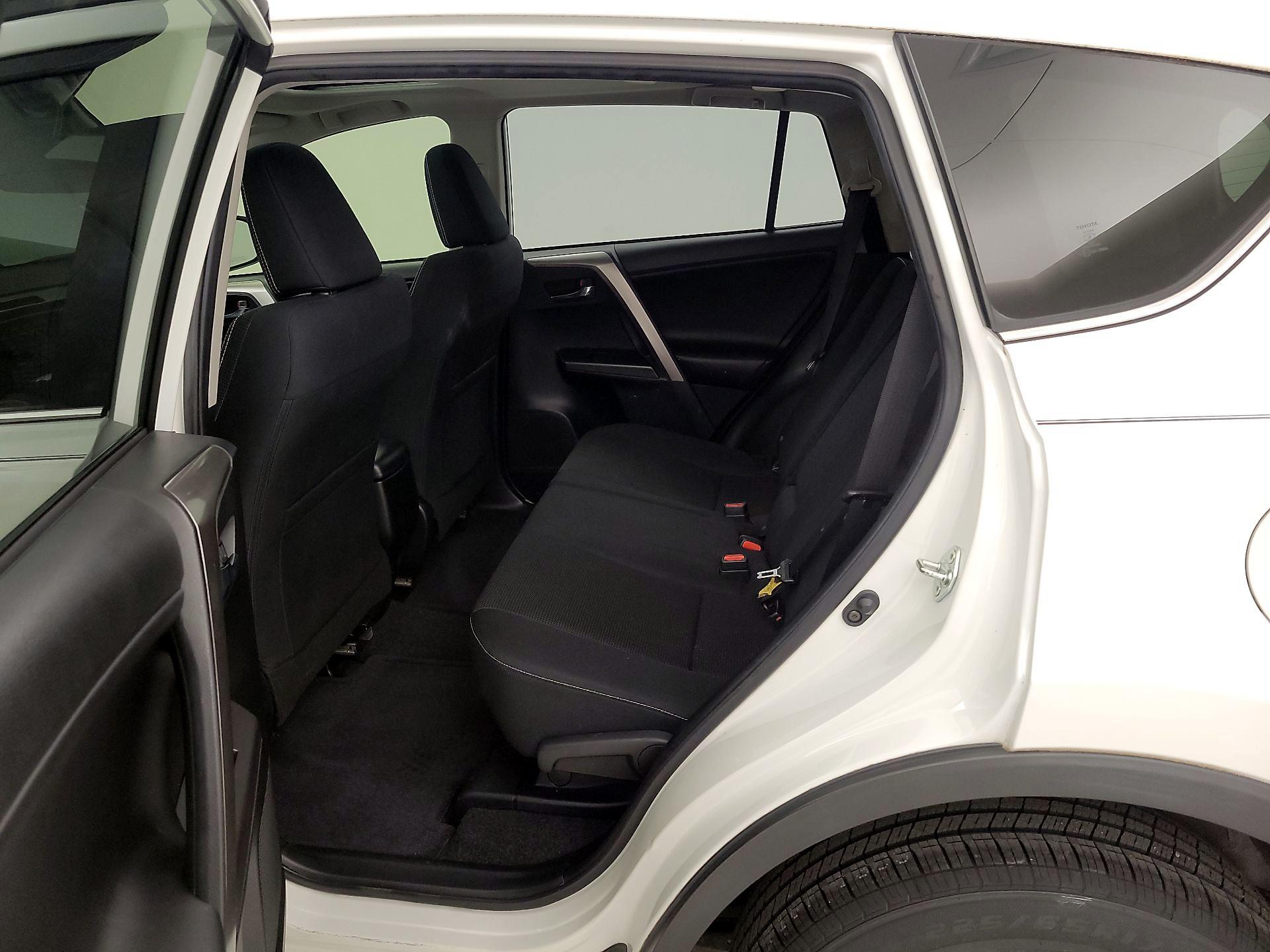 Thumbnail: 2018 Toyota RAV4 - 19