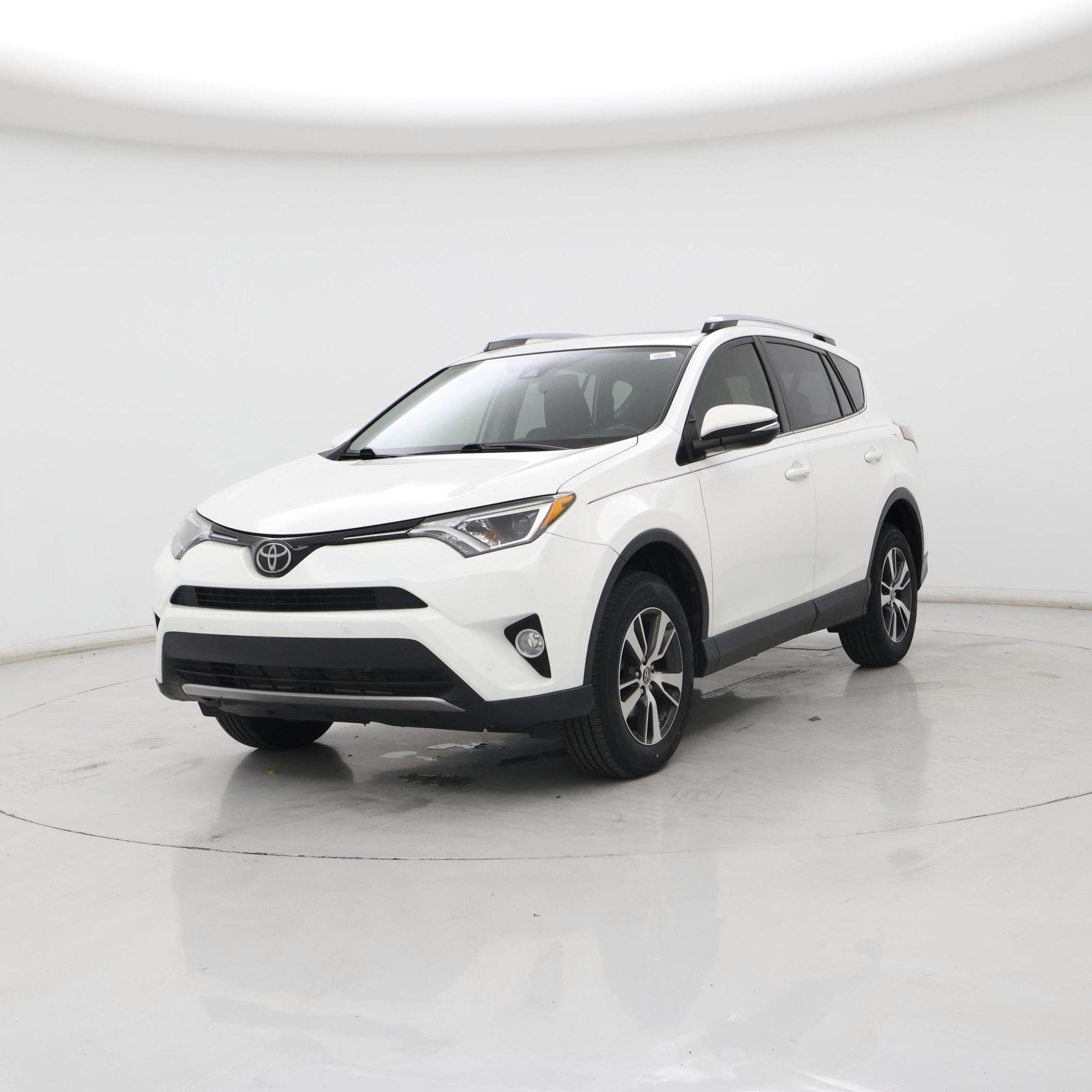 Thumbnail: 2018 Toyota RAV4 - 4