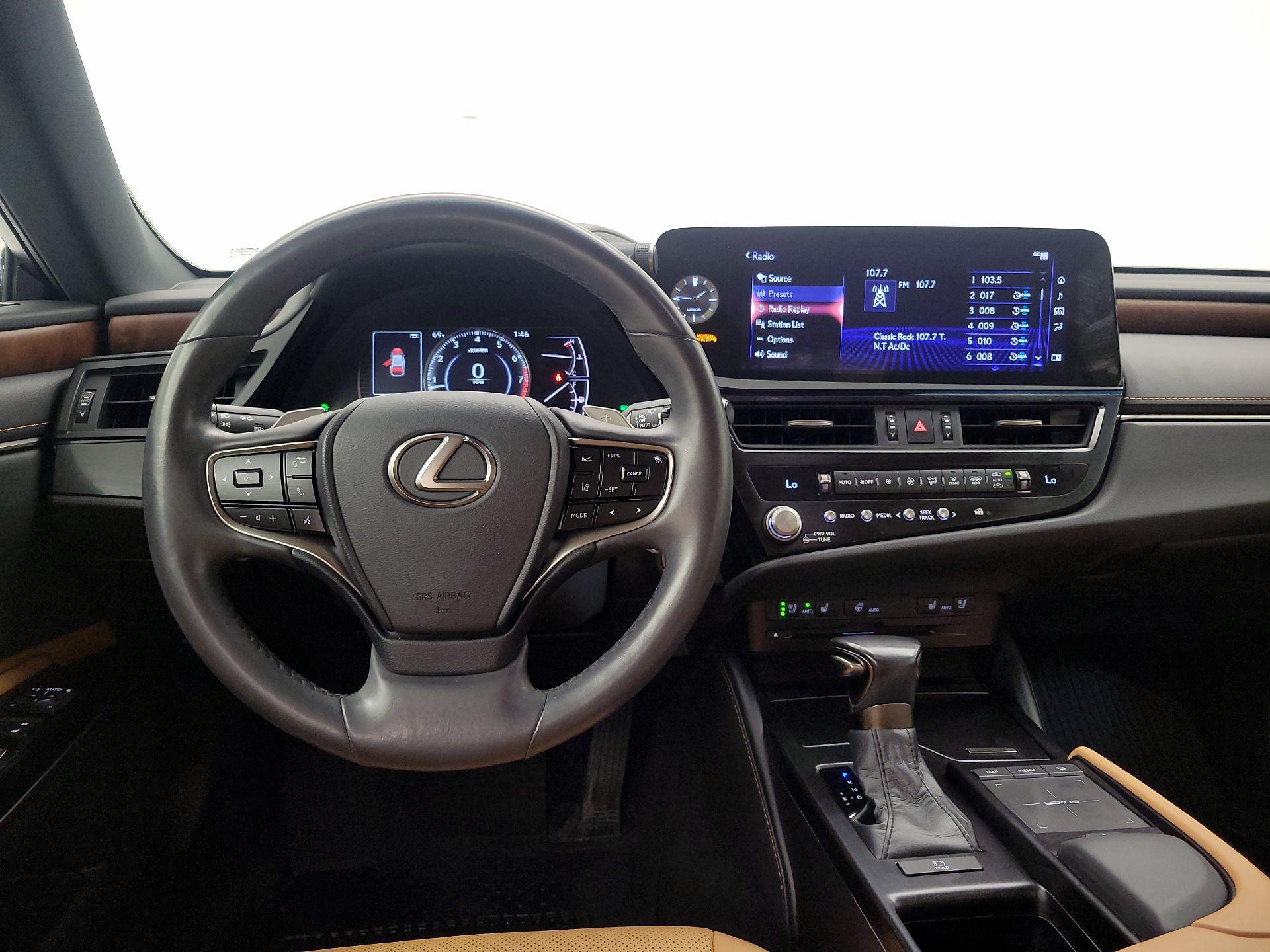 Thumbnail: 2022 Lexus ES - 10