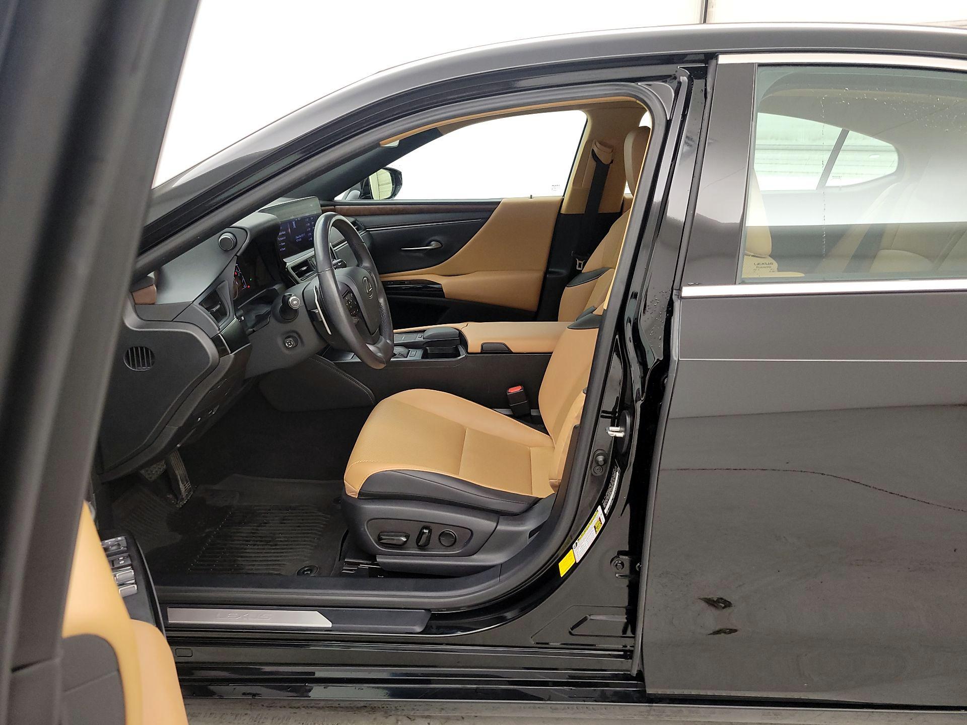 Thumbnail: 2022 Lexus ES - 11
