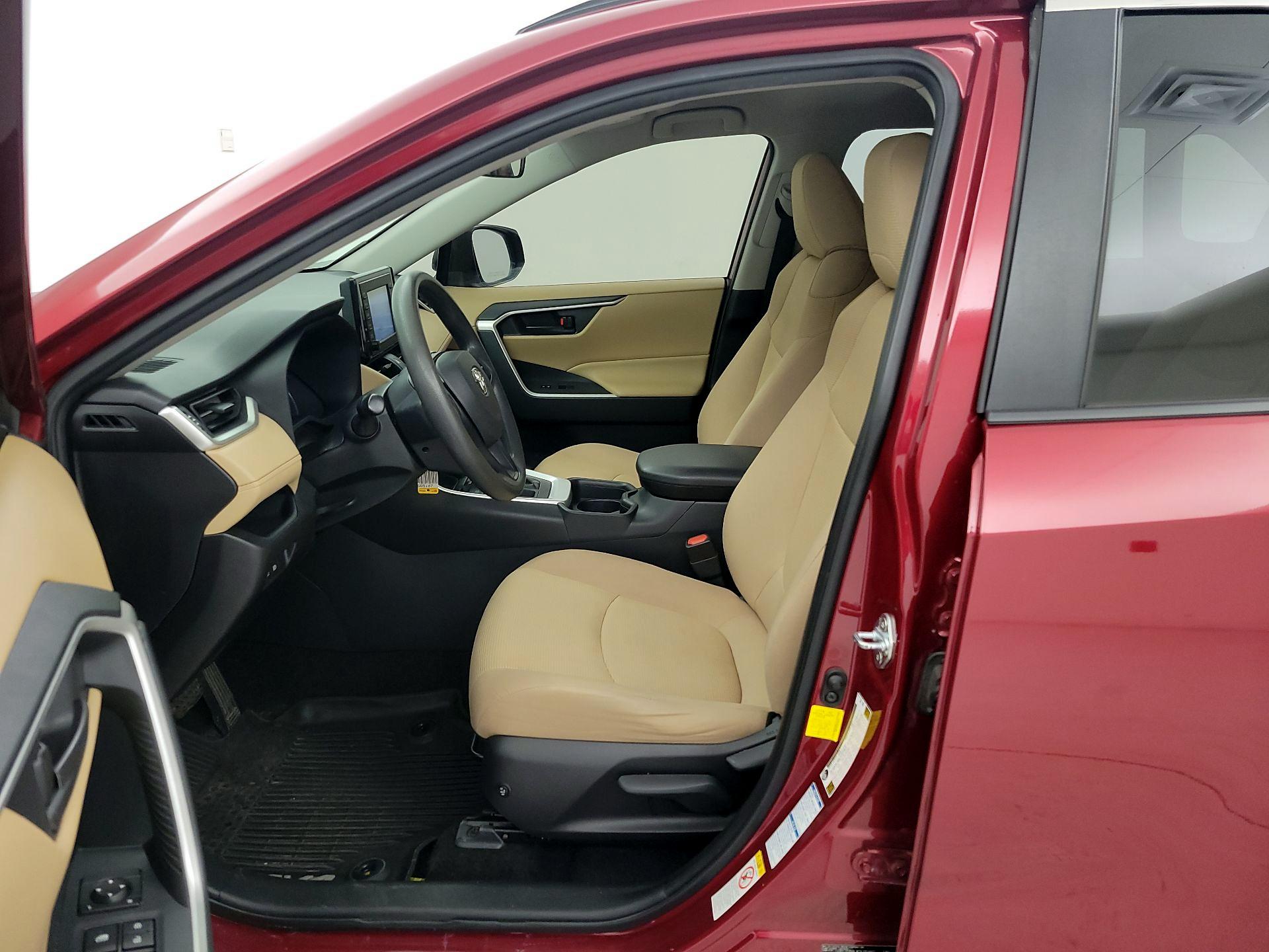 Thumbnail: 2019 Toyota RAV4 - 11