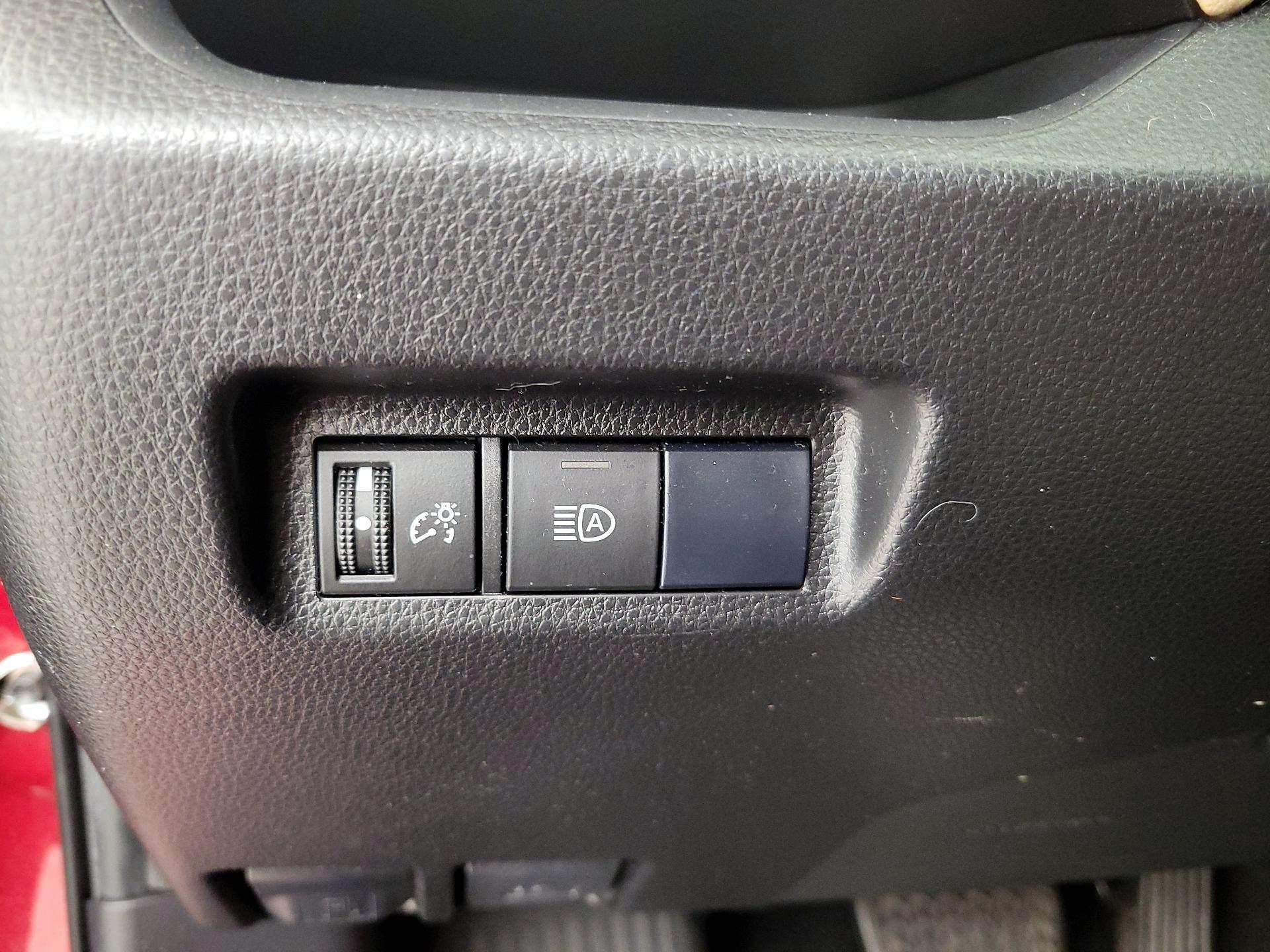Thumbnail: 2019 Toyota RAV4 - 13