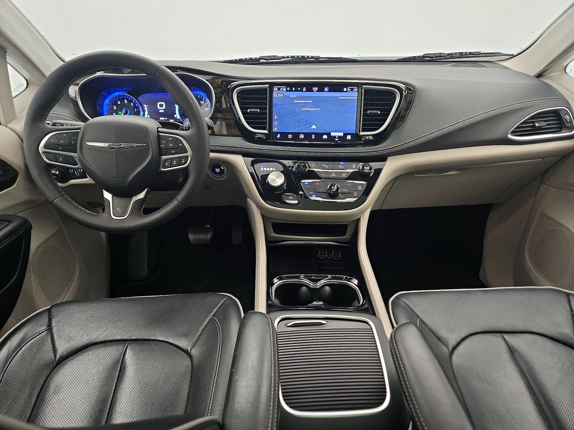 Thumbnail: 2023 Chrysler Pacifica - 9