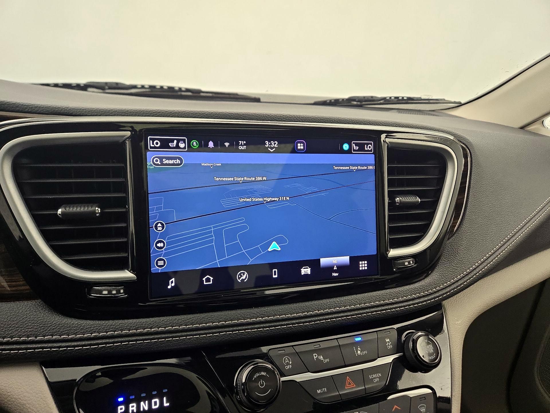 Thumbnail: 2023 Chrysler Pacifica - 14