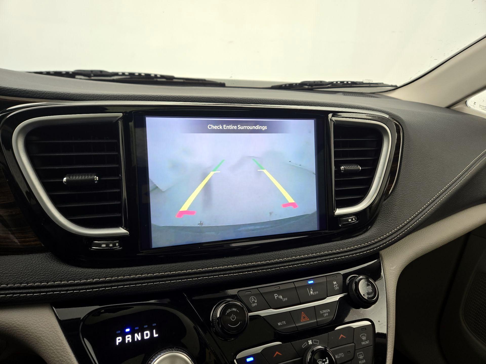Thumbnail: 2023 Chrysler Pacifica - 15