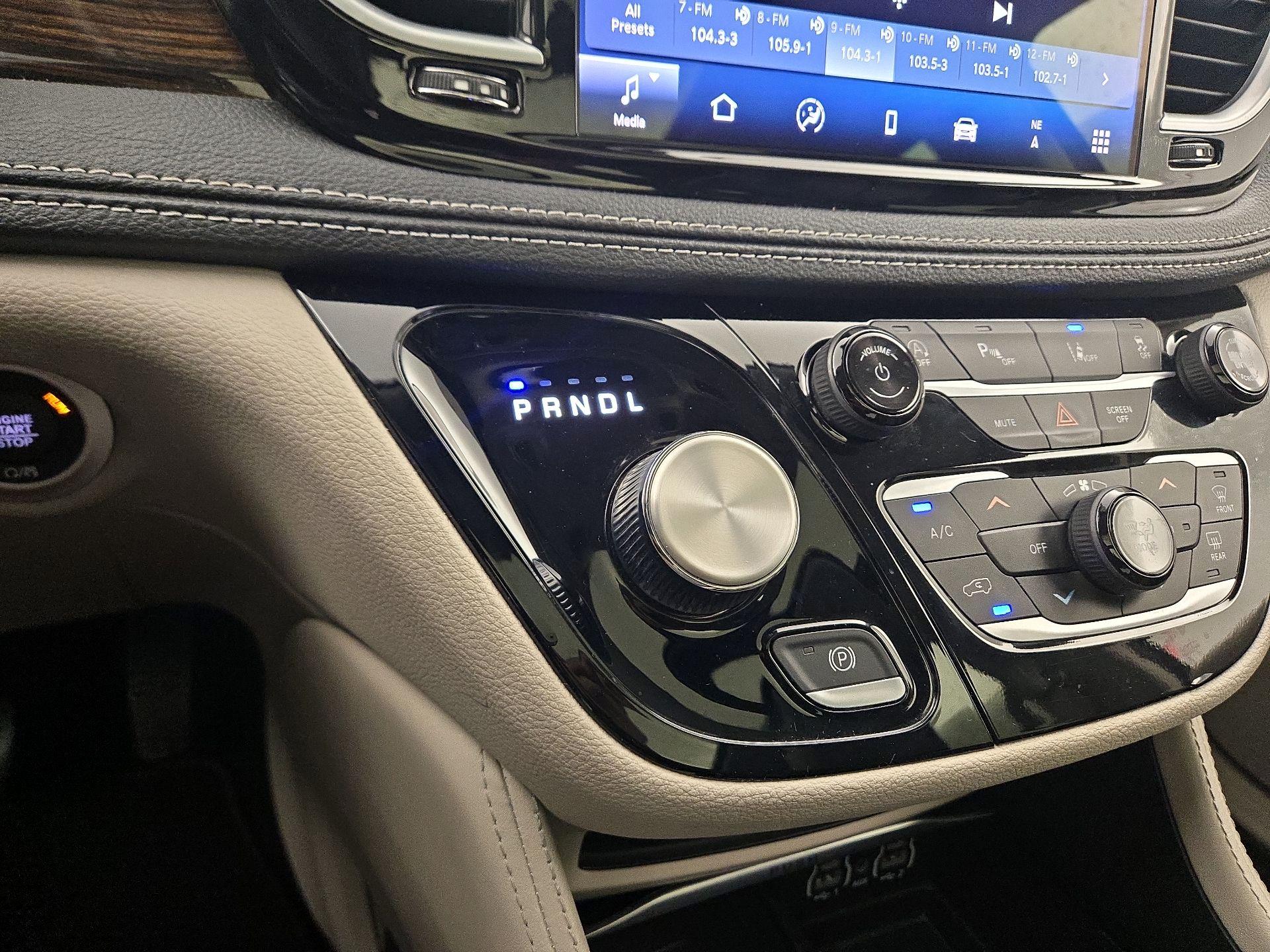Thumbnail: 2023 Chrysler Pacifica - 18