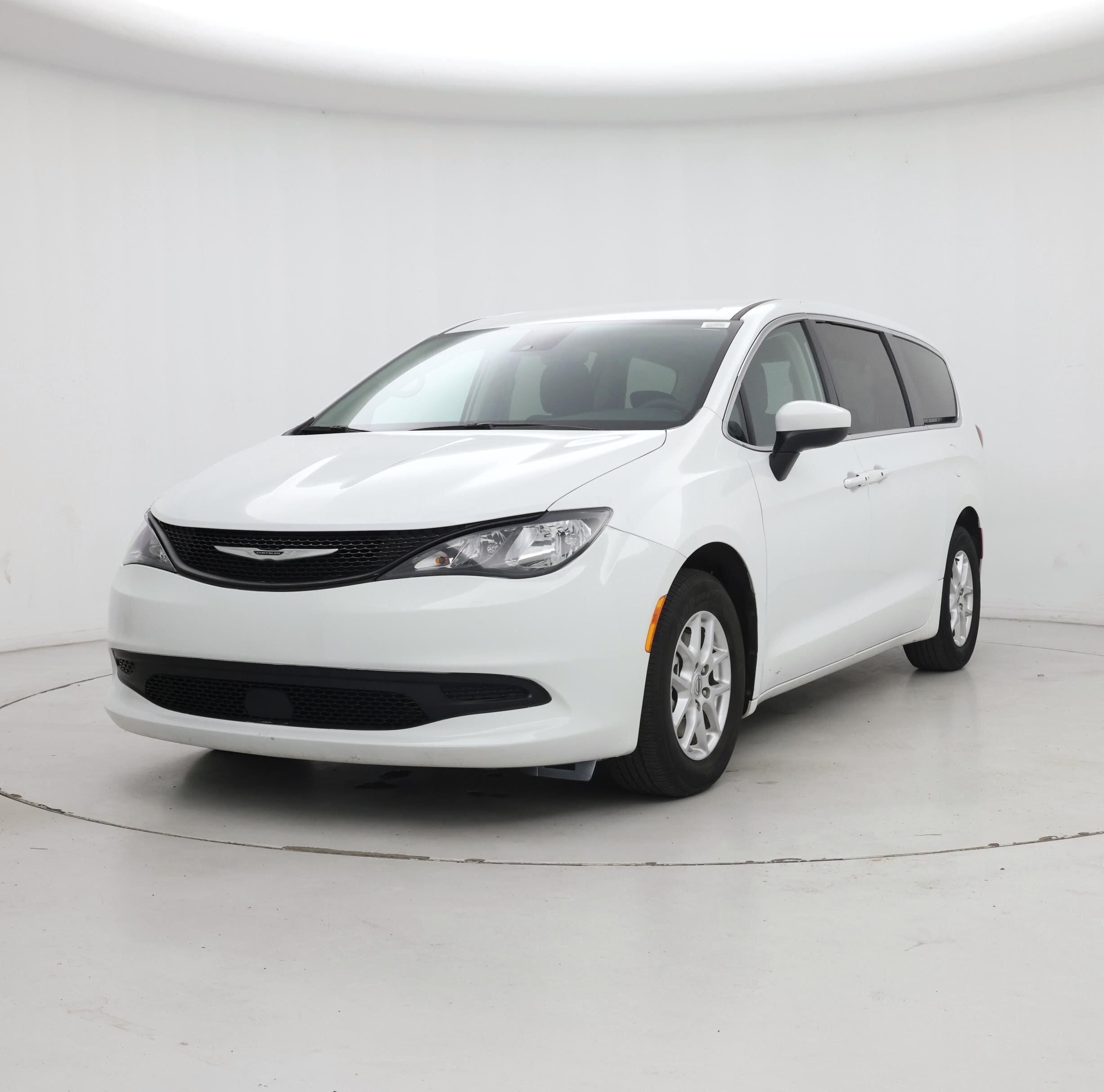 Thumbnail: 2023 Chrysler Voyager - 4