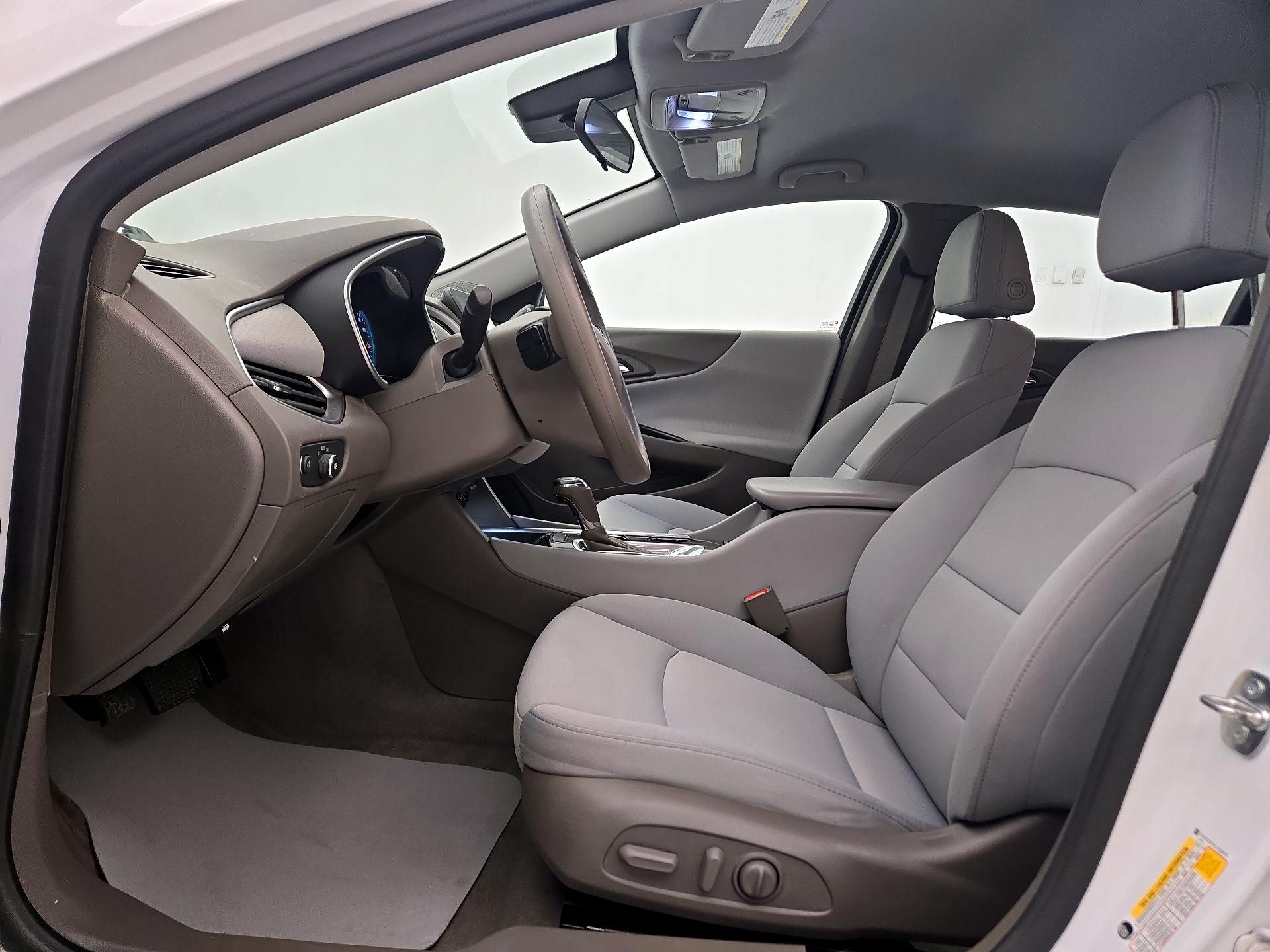Thumbnail: 2020 Chevrolet Malibu - 11