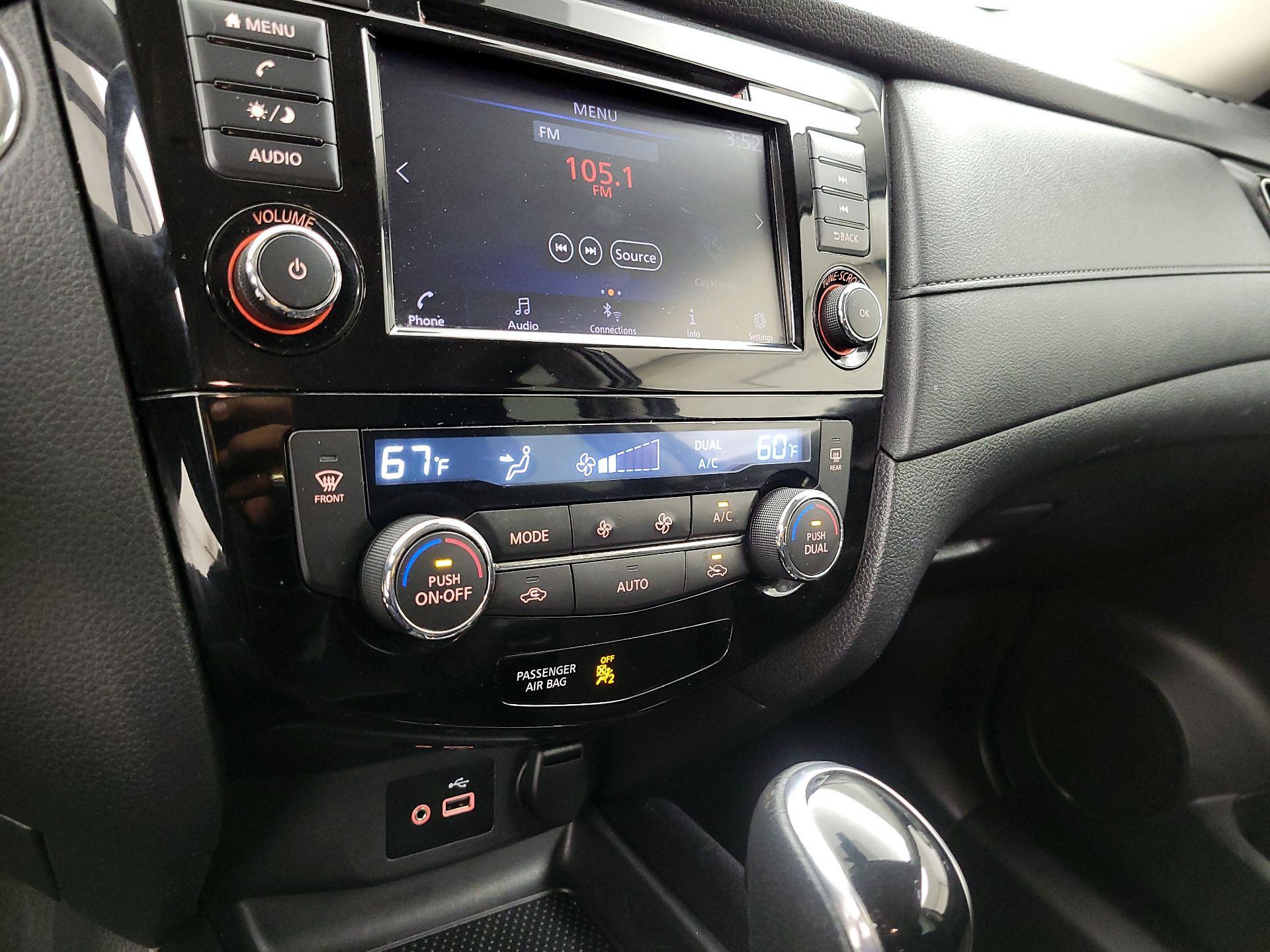 Thumbnail: 2020 Nissan Rogue - 16