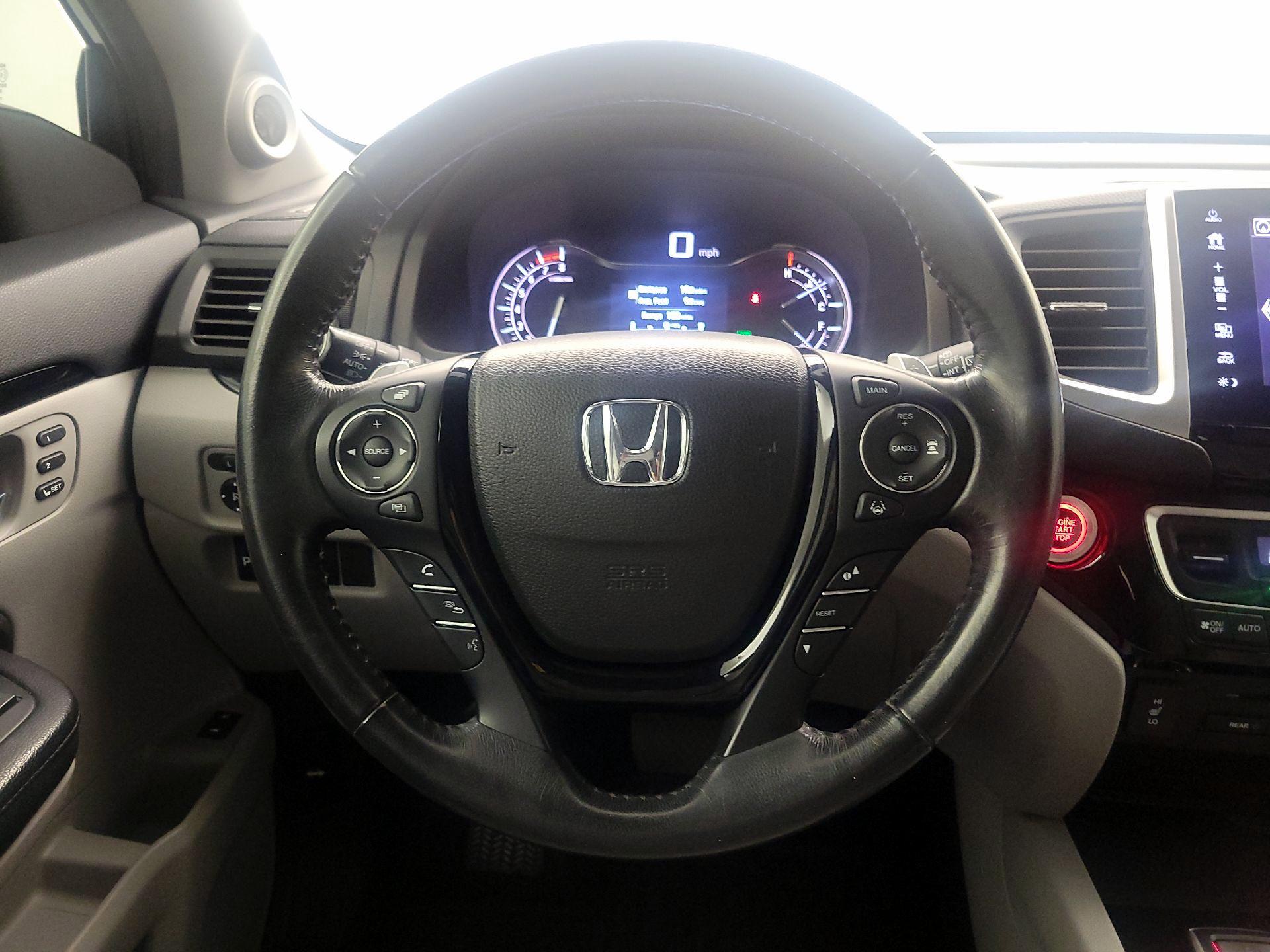 Thumbnail: 2018 Honda Pilot - 10