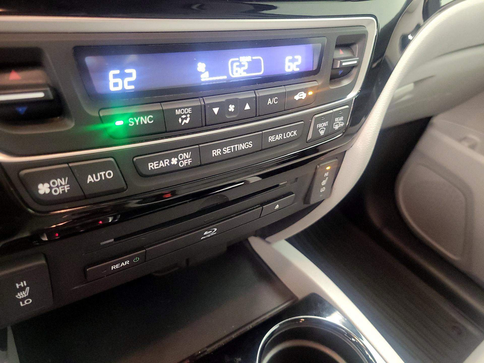 Thumbnail: 2018 Honda Pilot - 17