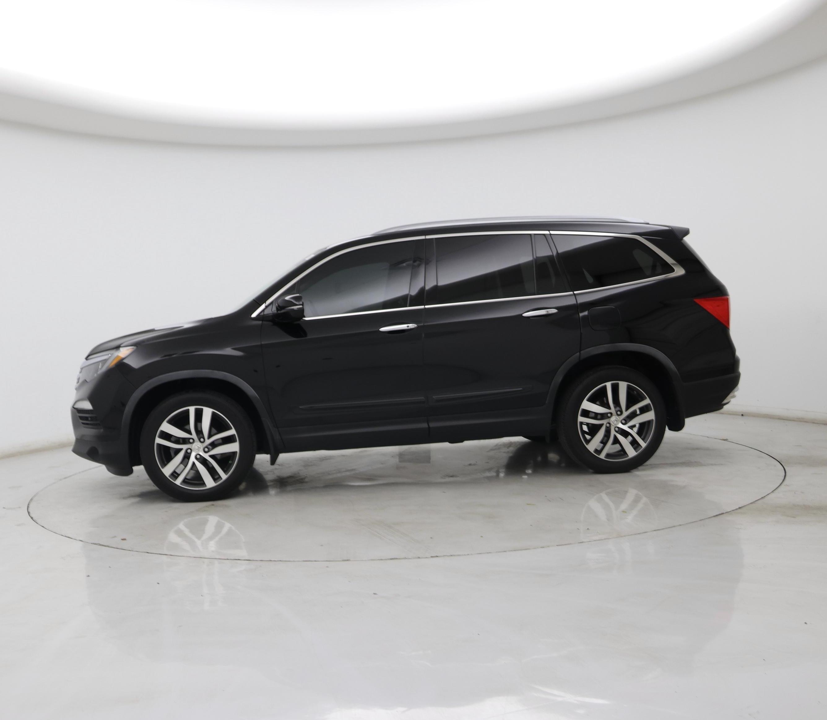 Thumbnail: 2018 Honda Pilot - 3