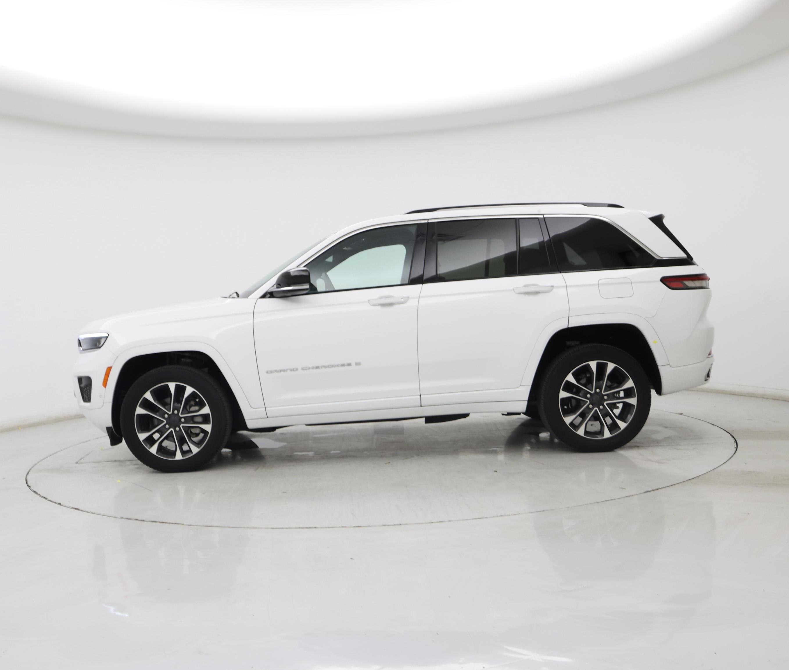Thumbnail: 2023 Jeep Grand Cherokee - 3