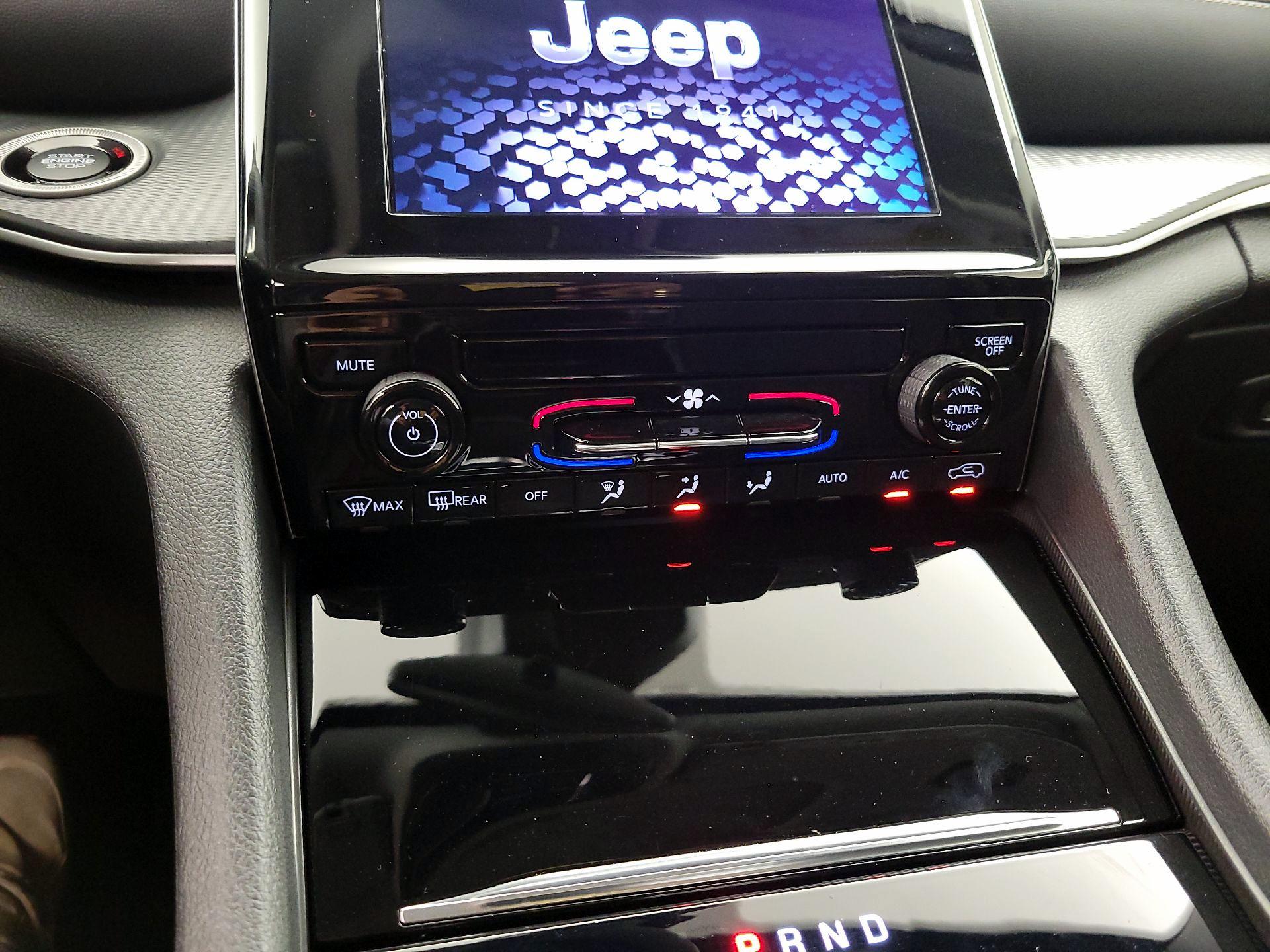 Thumbnail: 2023 Jeep Grand Cherokee L - 16
