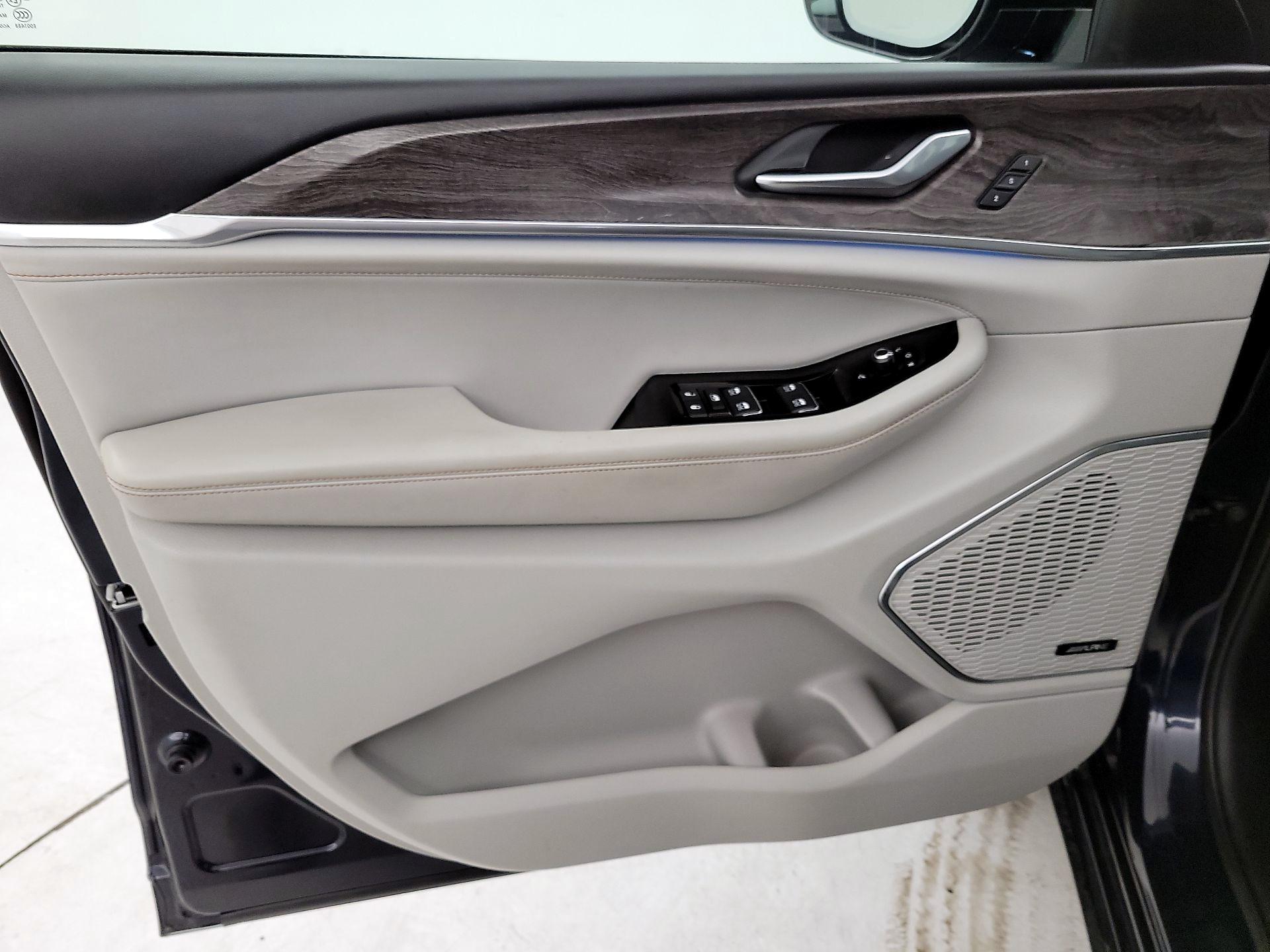 Thumbnail: 2023 Jeep Grand Cherokee L - 12