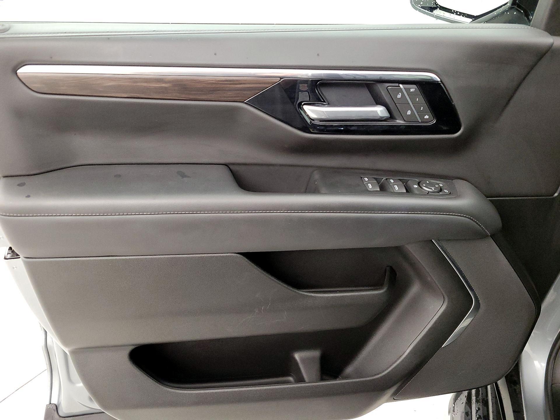 Thumbnail: 2025 Chevrolet Tahoe - 12