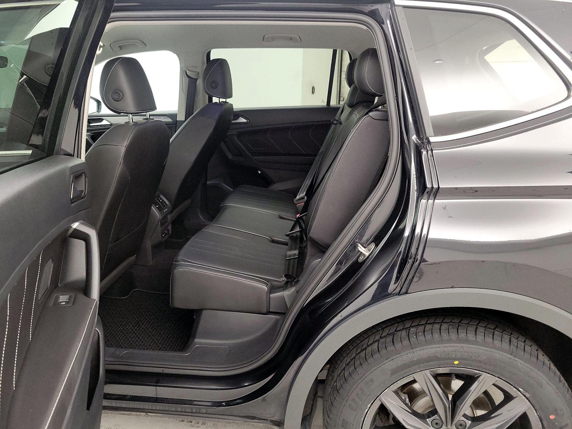 Thumbnail: 2024 Volkswagen Tiguan - 20