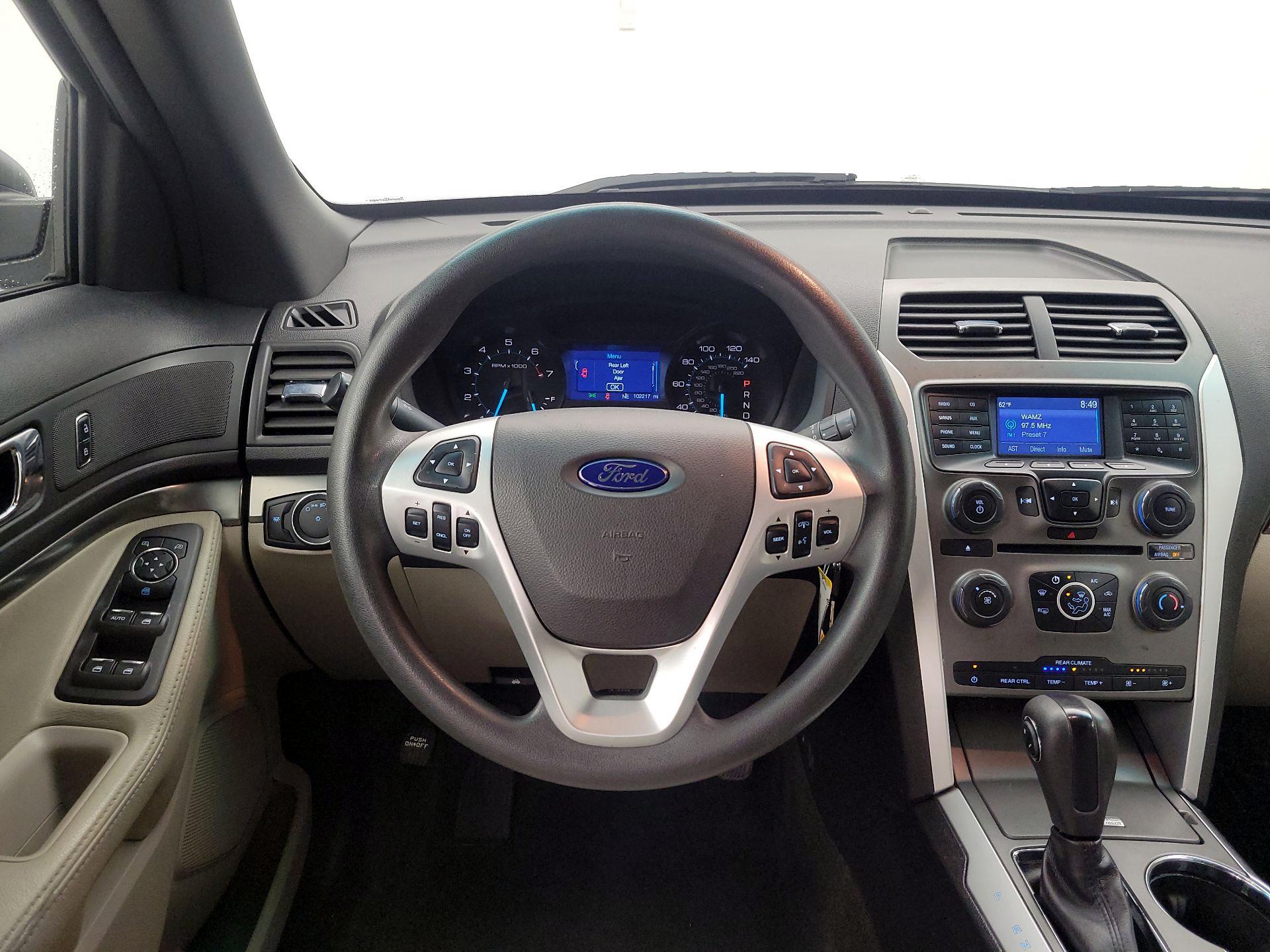 Thumbnail: 2015 Ford Explorer - 10